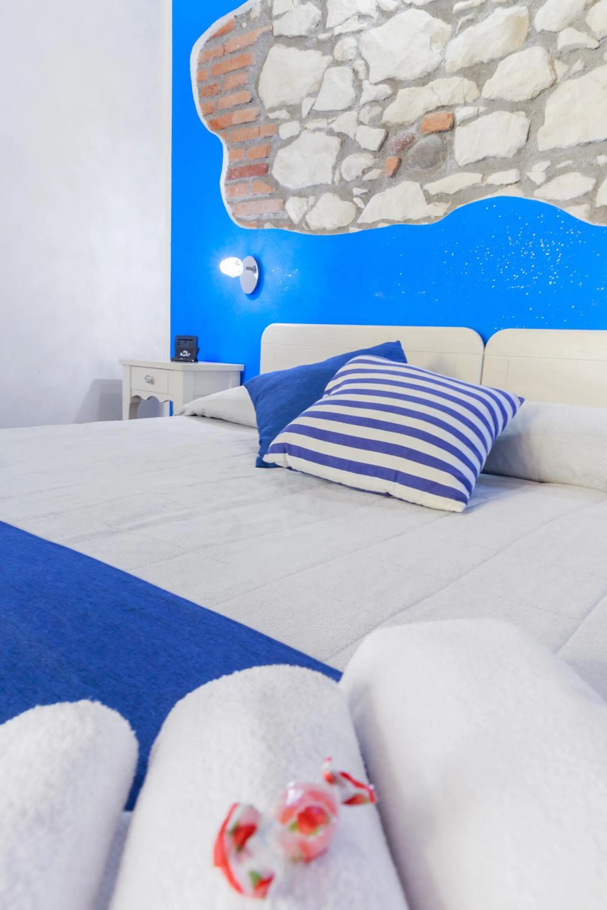 Photo of the whole room, Bed in CQ Rooms Verona