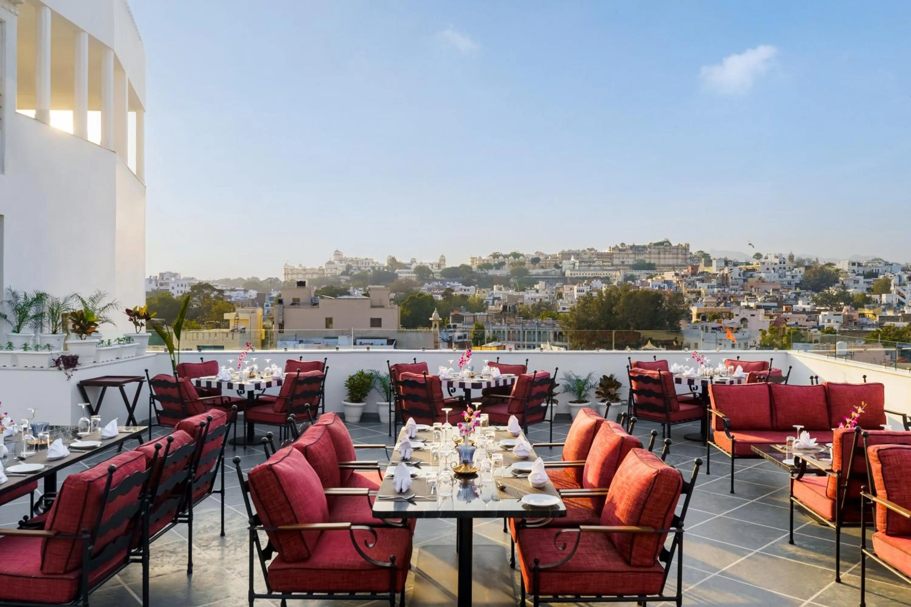 Restaurant/places to eat in Chunda Haveli