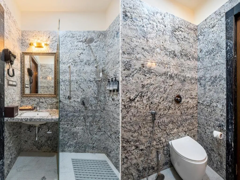 Shower in Chunda Haveli