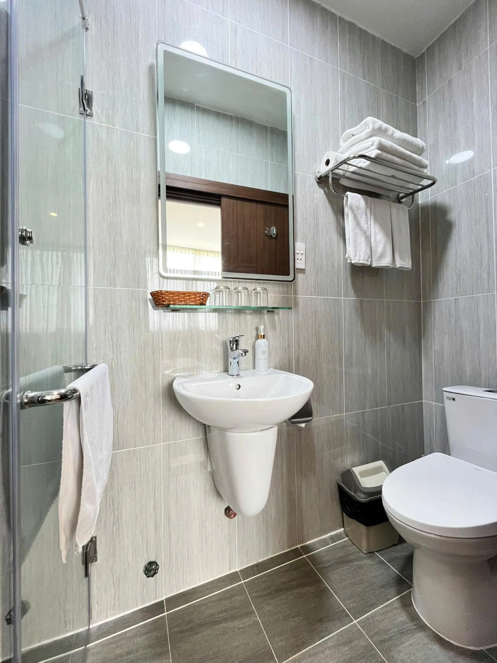 Shower in Lantern Hotel