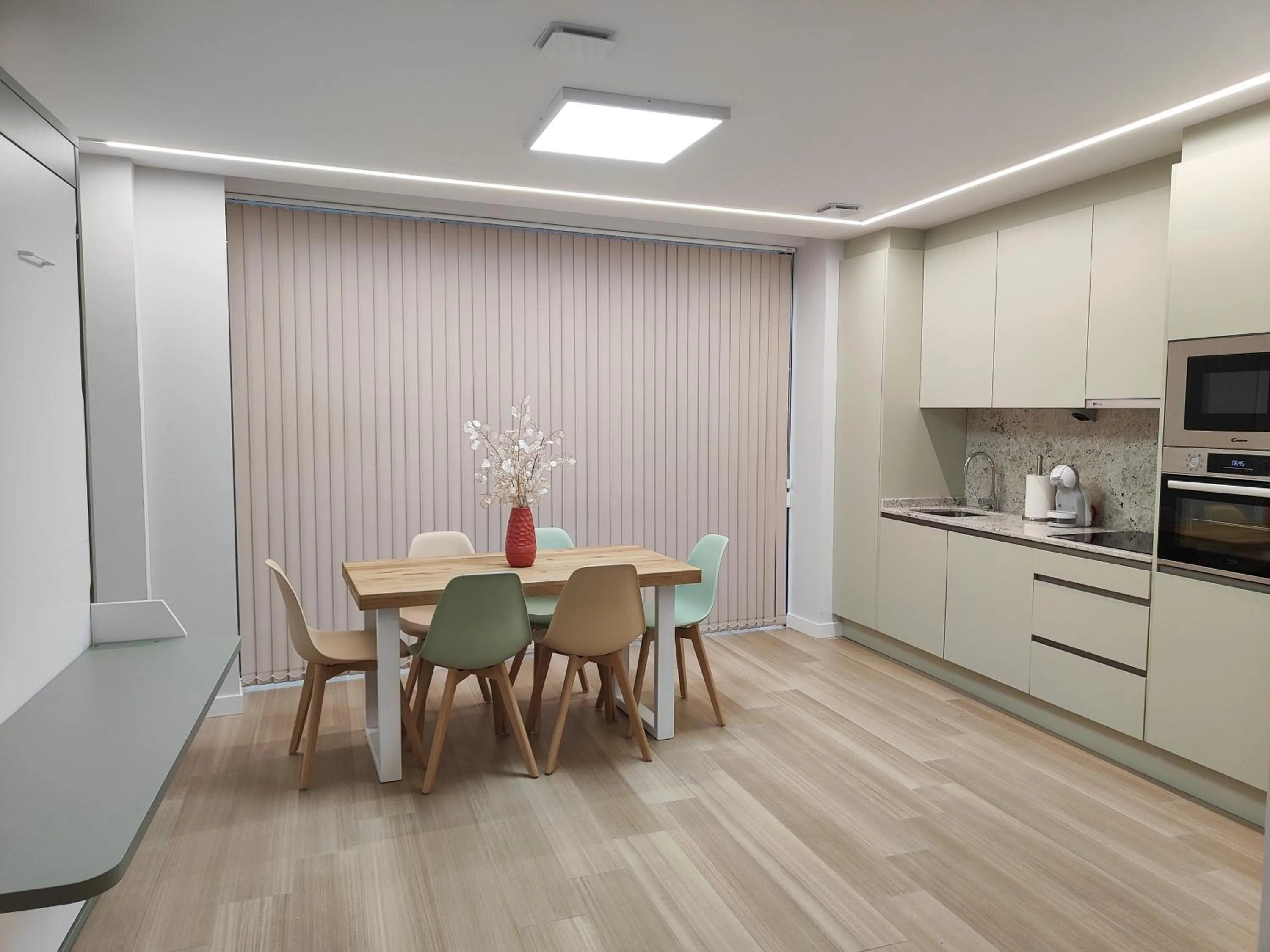 Coffee/tea facilities in Apartamentos Centro Oviedo Caveda