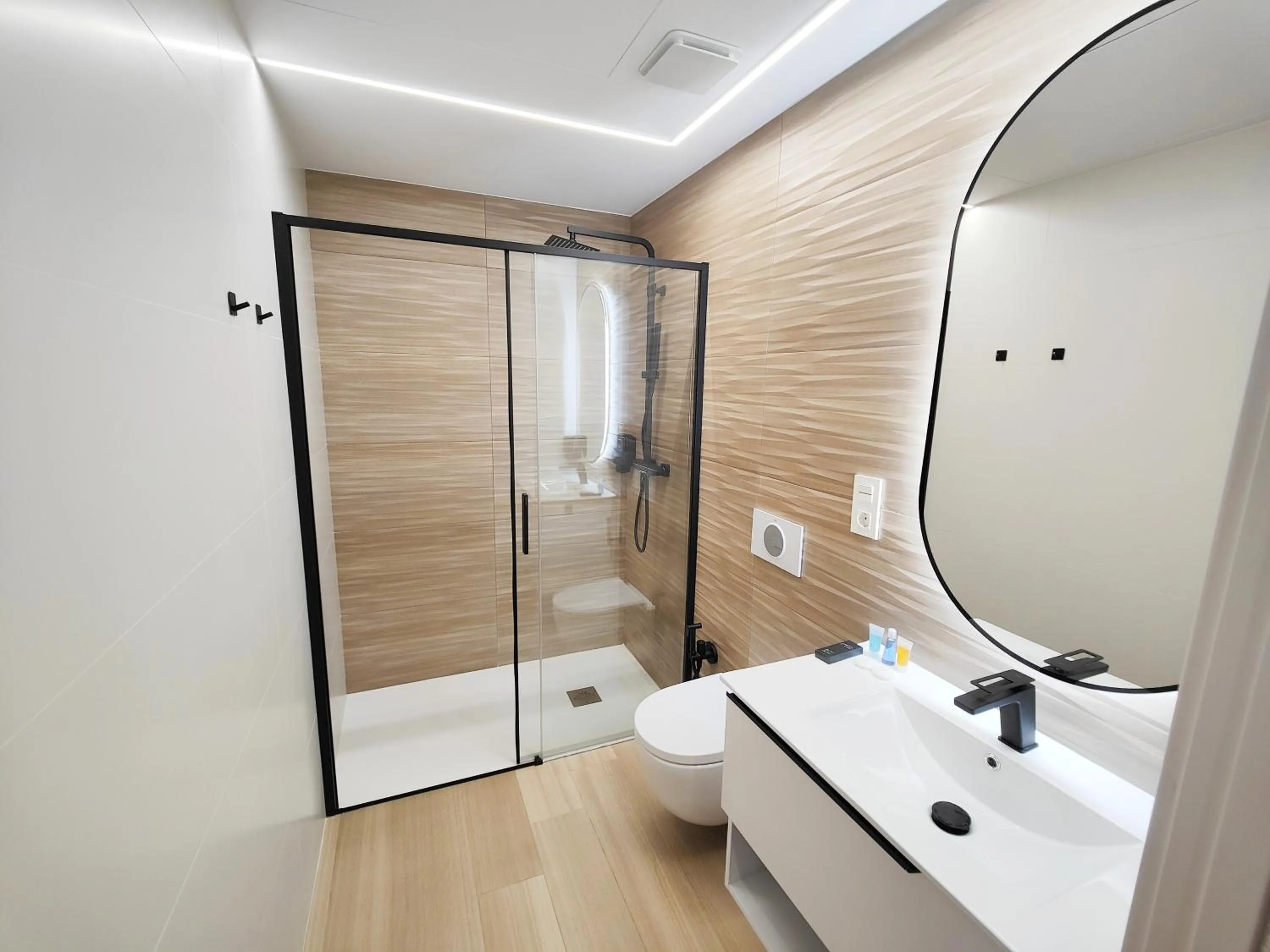 Shower in Apartamentos Centro Oviedo Caveda