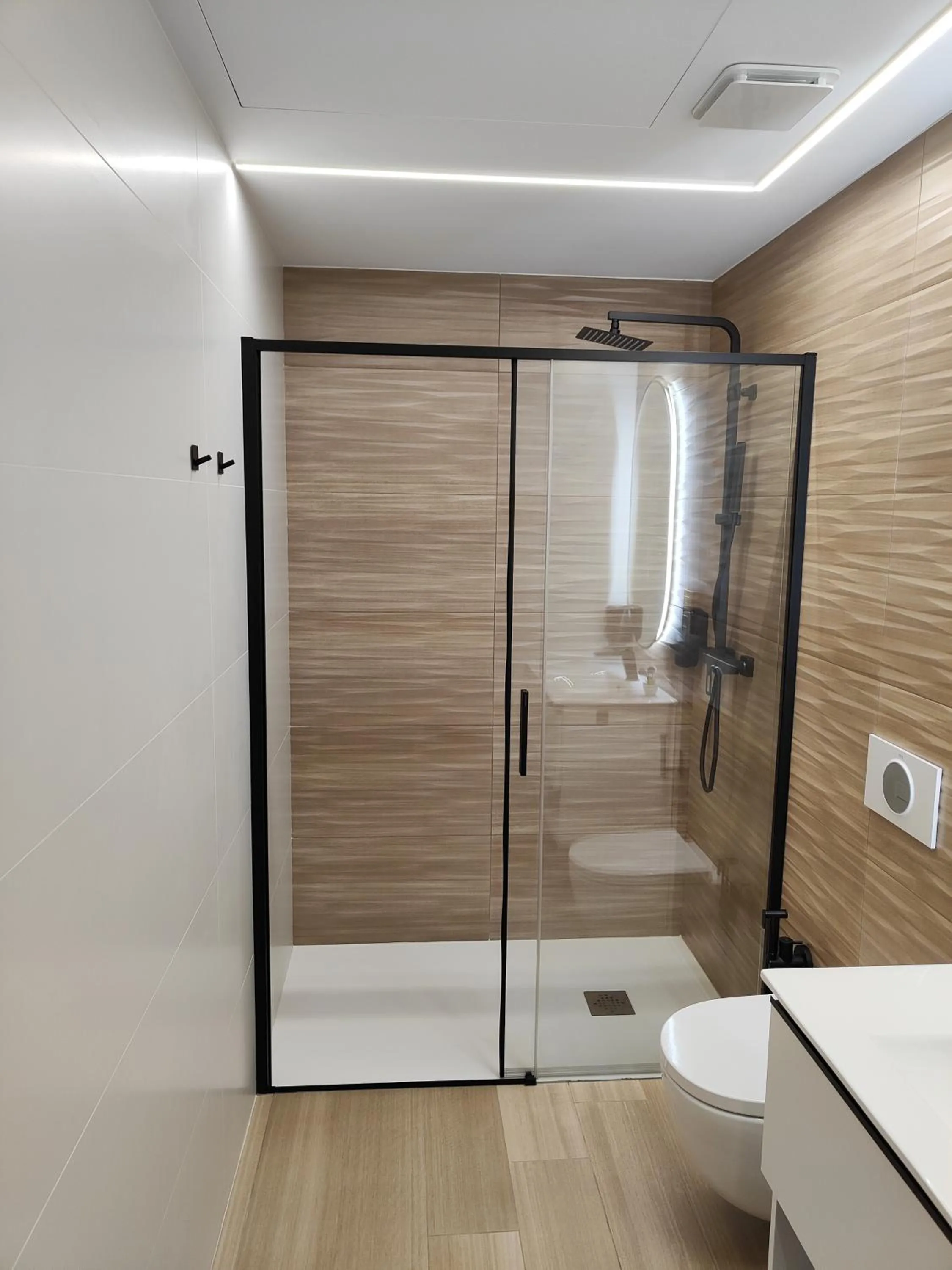 Shower in Apartamentos Centro Oviedo Caveda