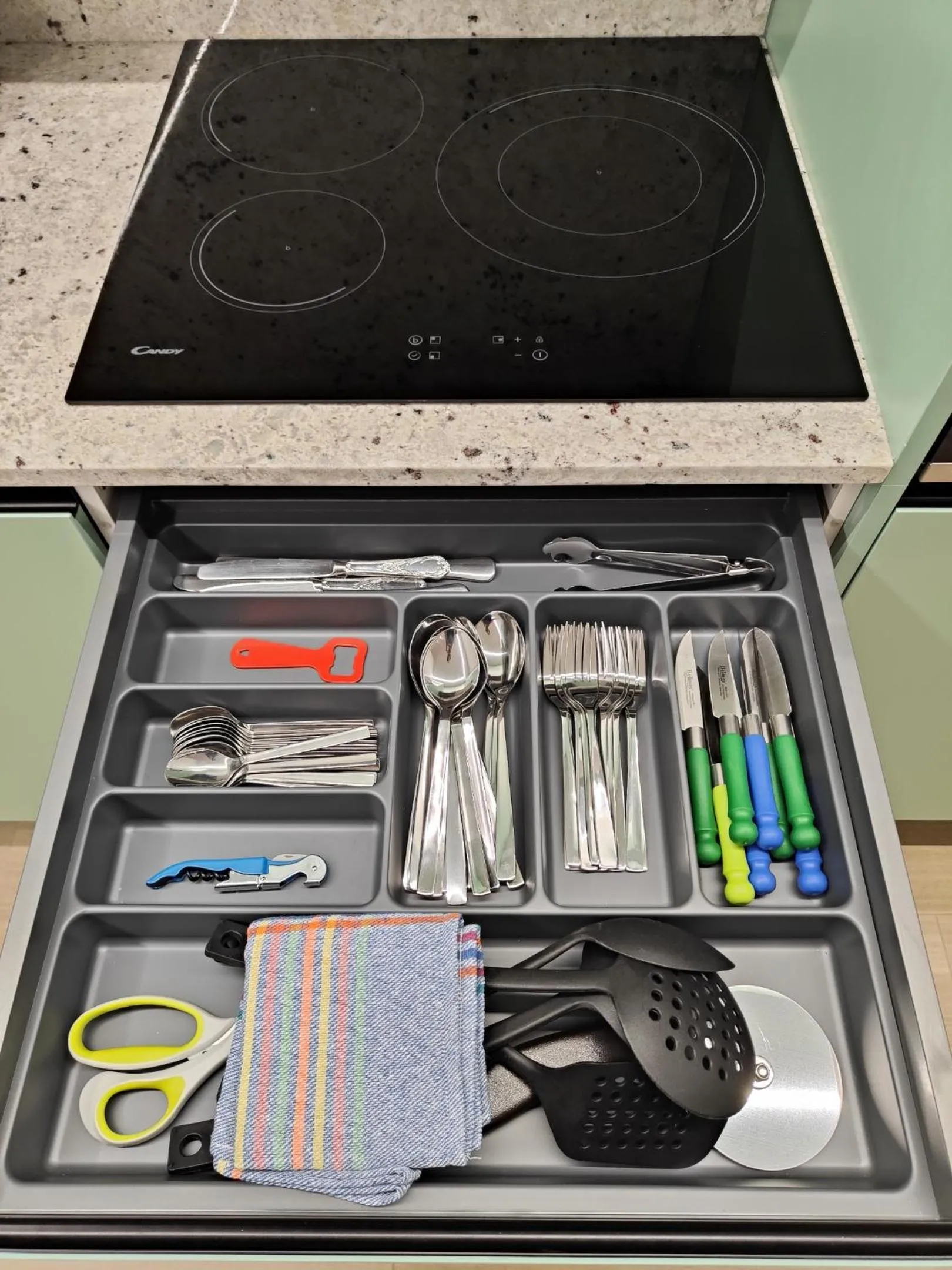 Kitchen or kitchenette in Apartamentos Centro Oviedo Caveda