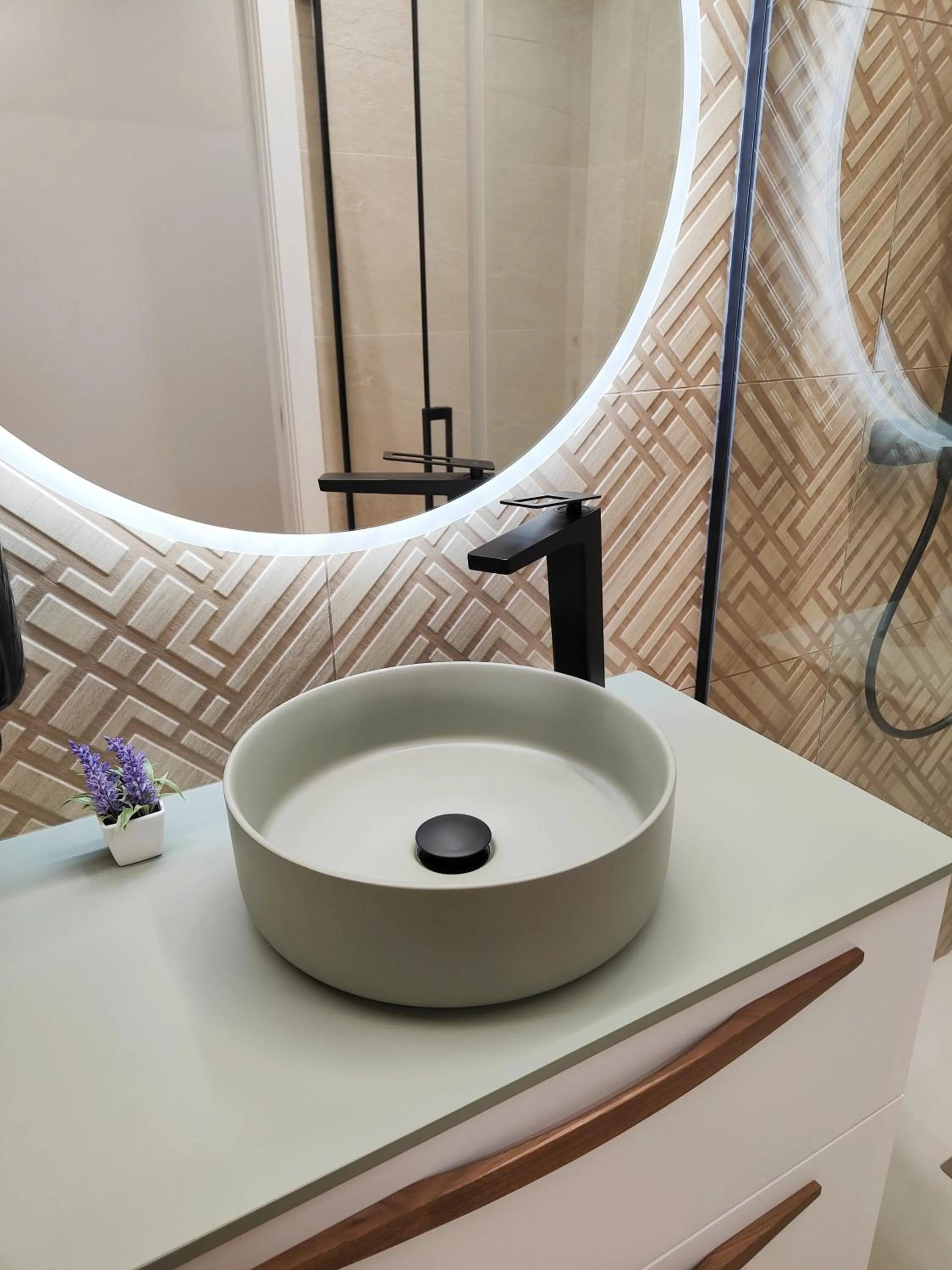 Bathroom in Apartamentos Centro Oviedo Caveda