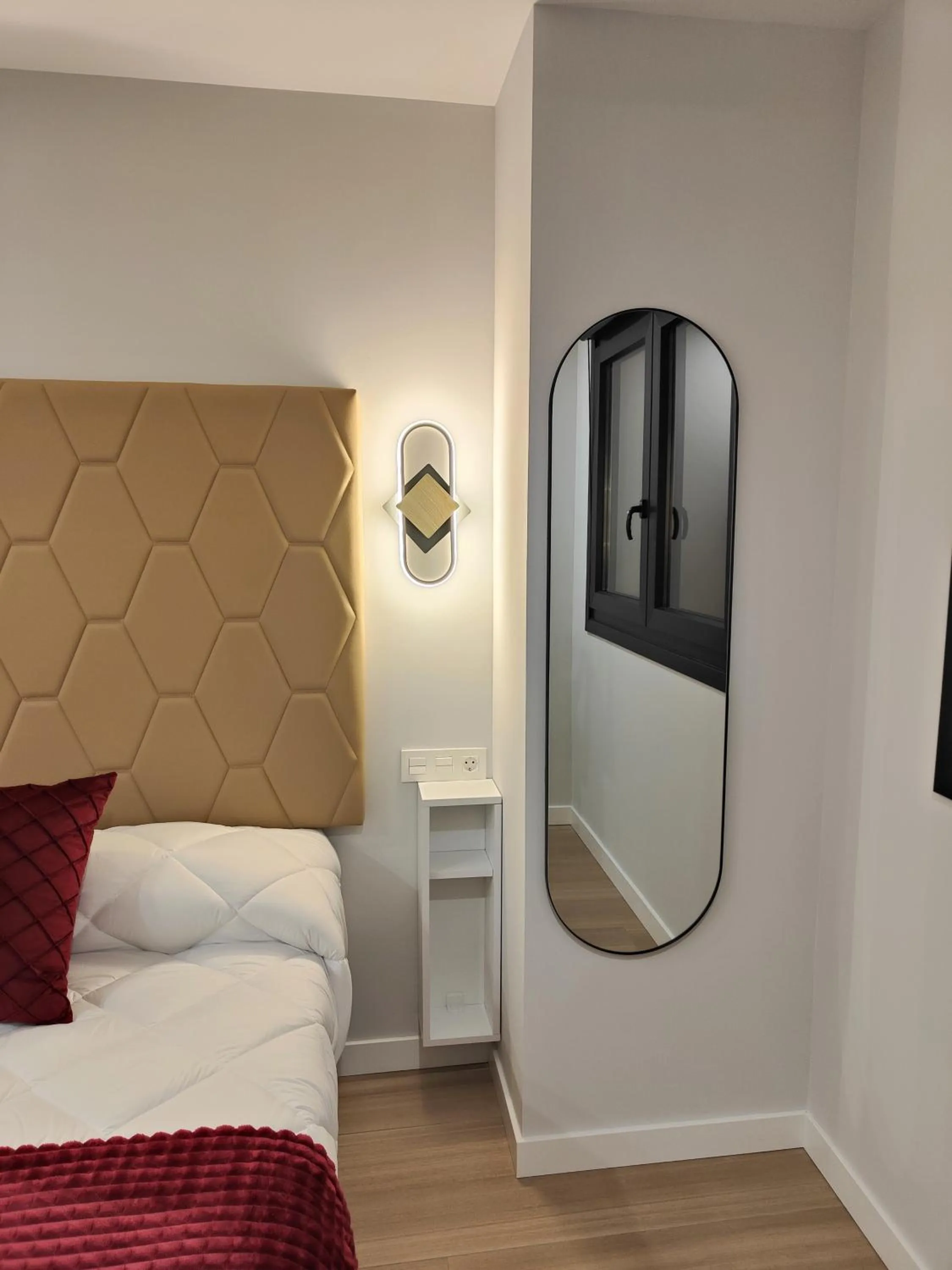 Bedroom, Bed in Apartamentos Centro Oviedo Caveda