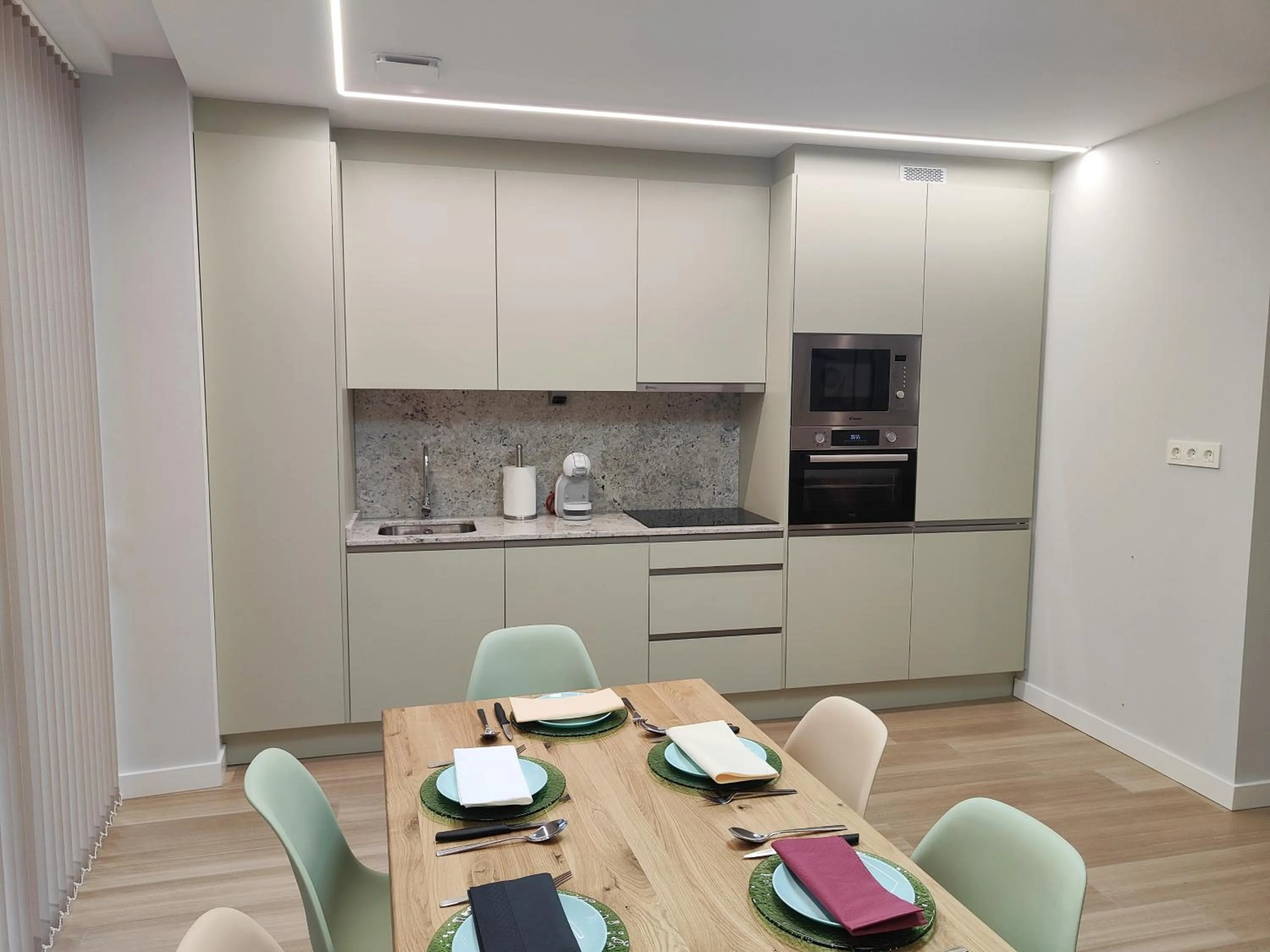 Coffee/tea facilities in Apartamentos Centro Oviedo Caveda