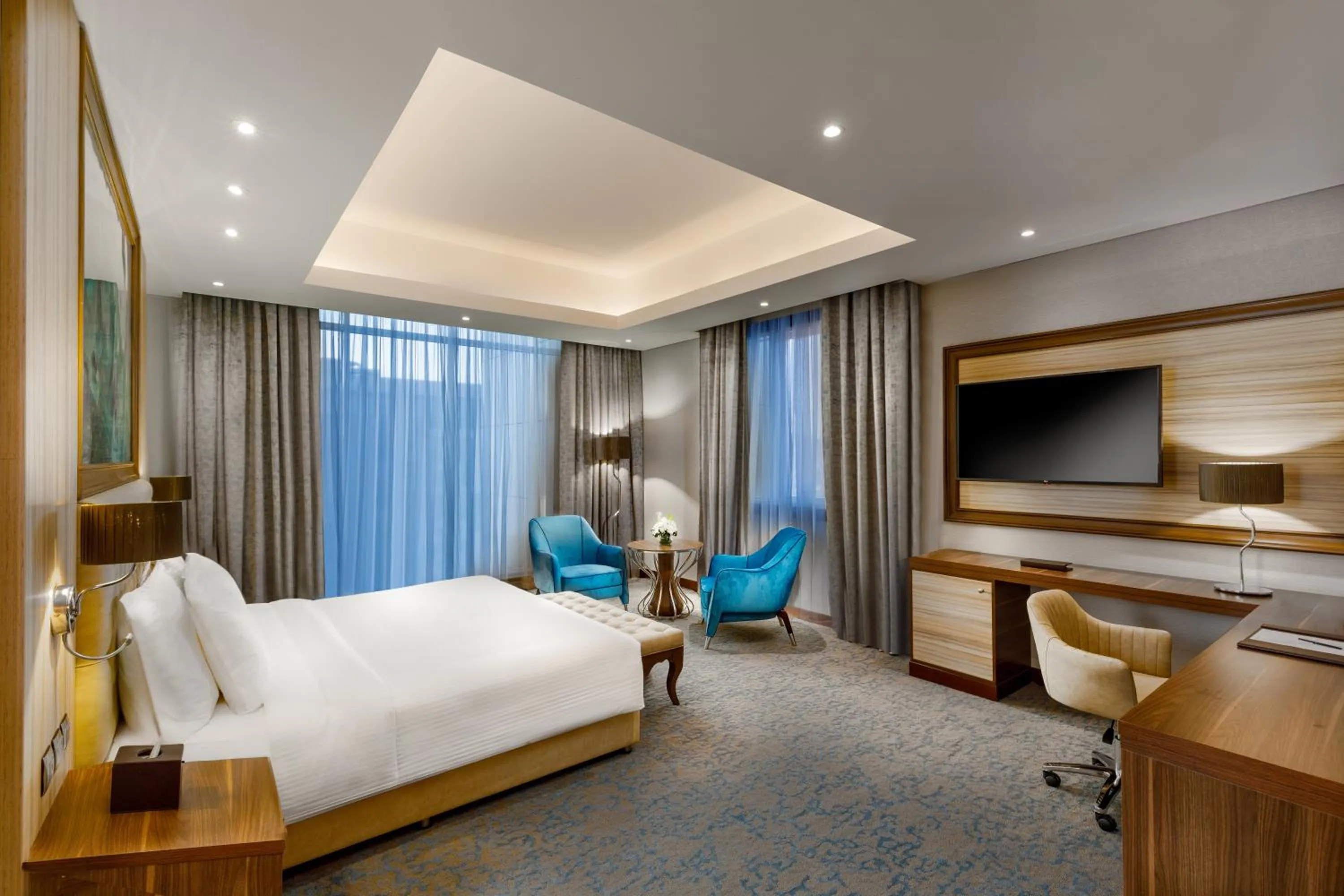 Bedroom, Bed in Millennium Place Doha