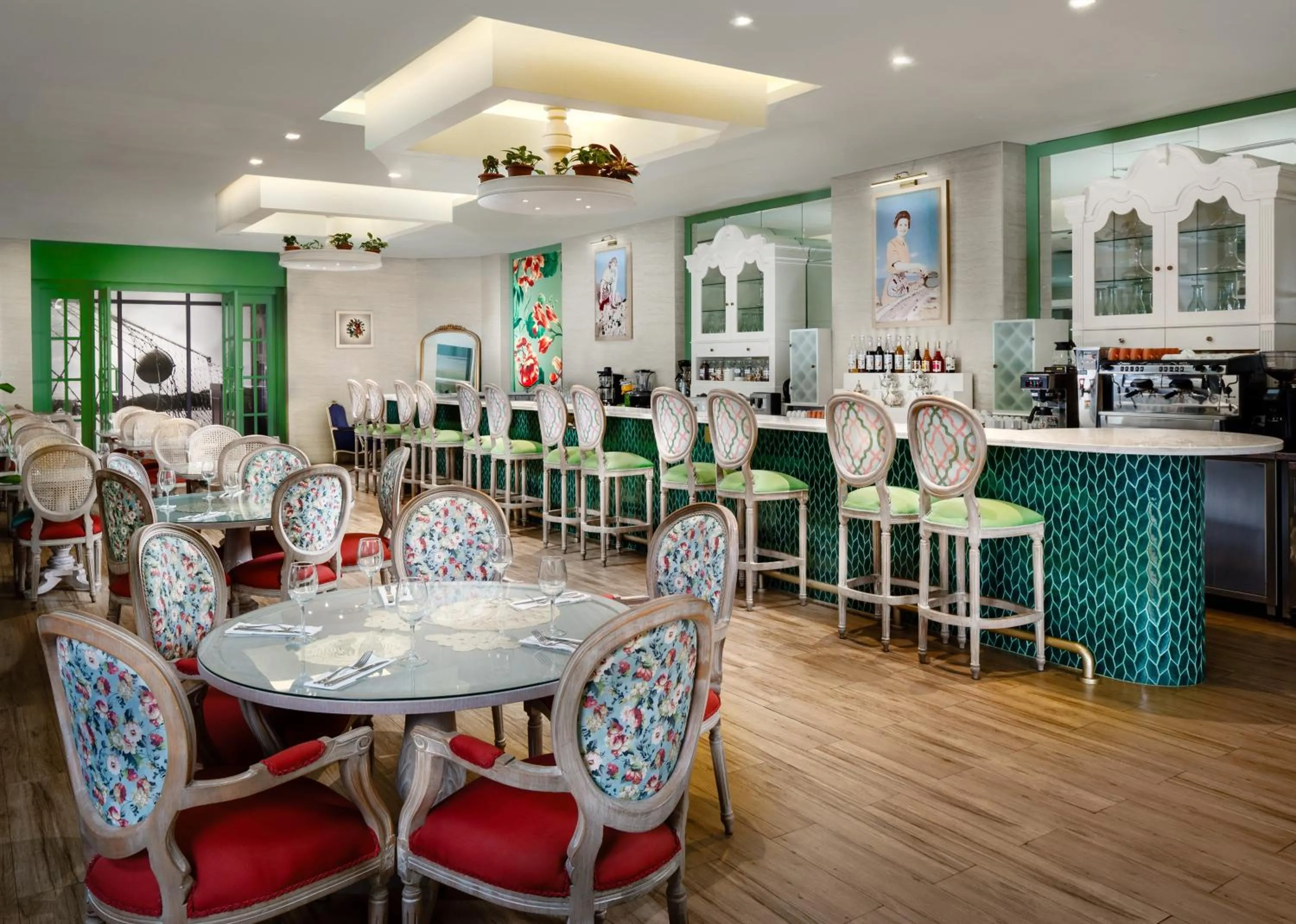 Restaurant/places to eat in Millennium Place Doha