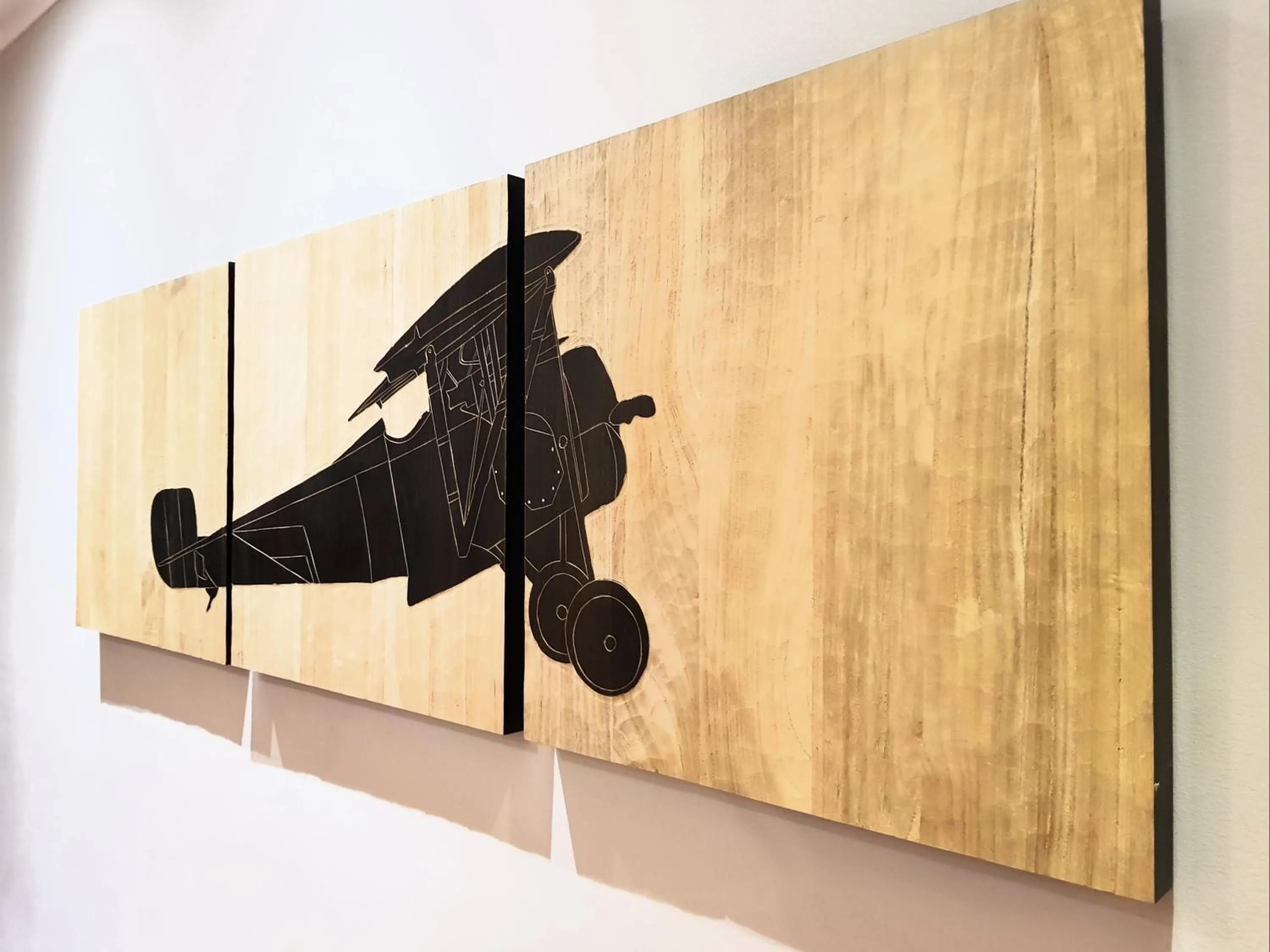 Decorative detail in Barnstormers Rest