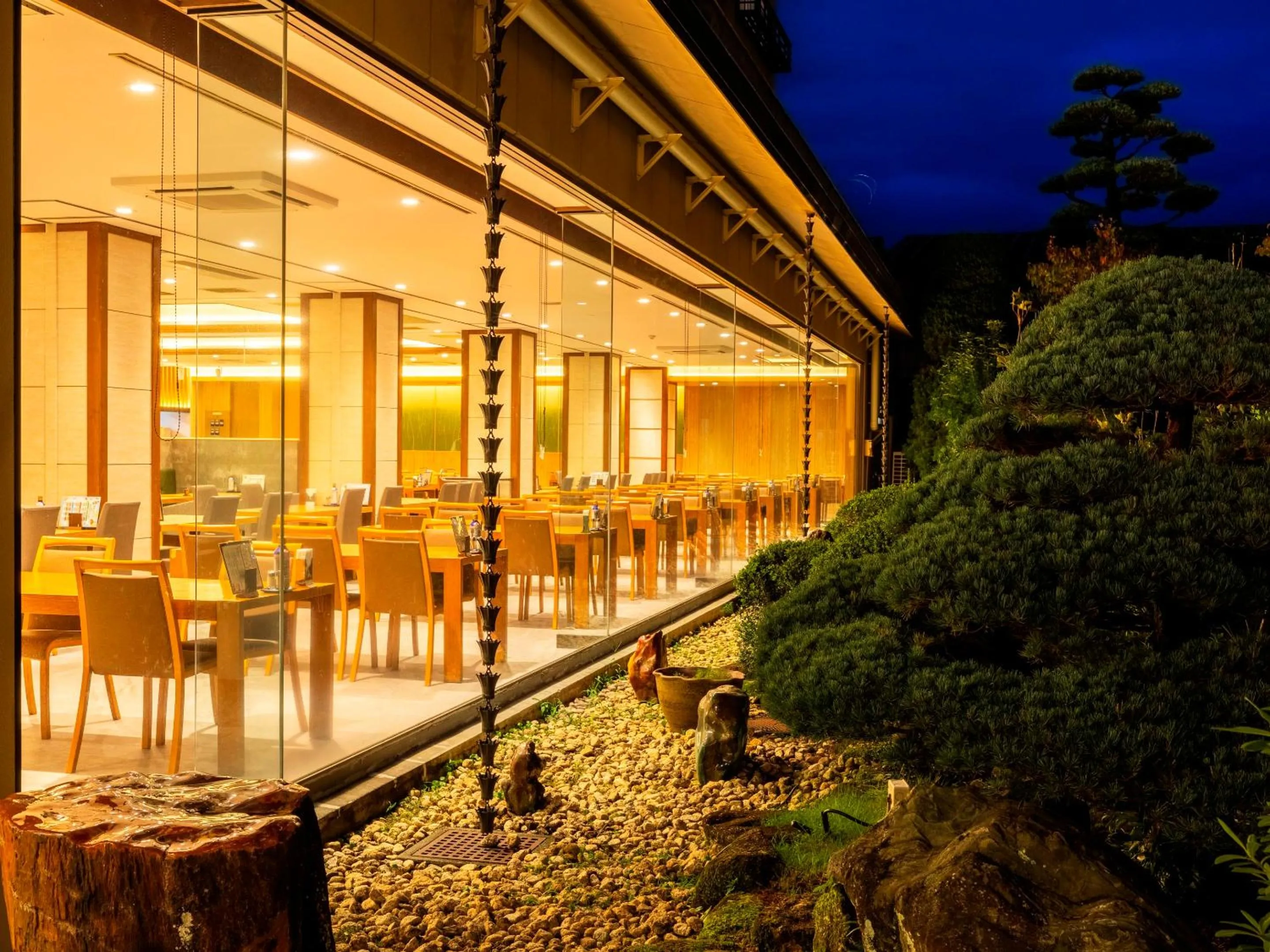 Restaurant/places to eat in Hotel Sunvalley Izunagaoka Main Building