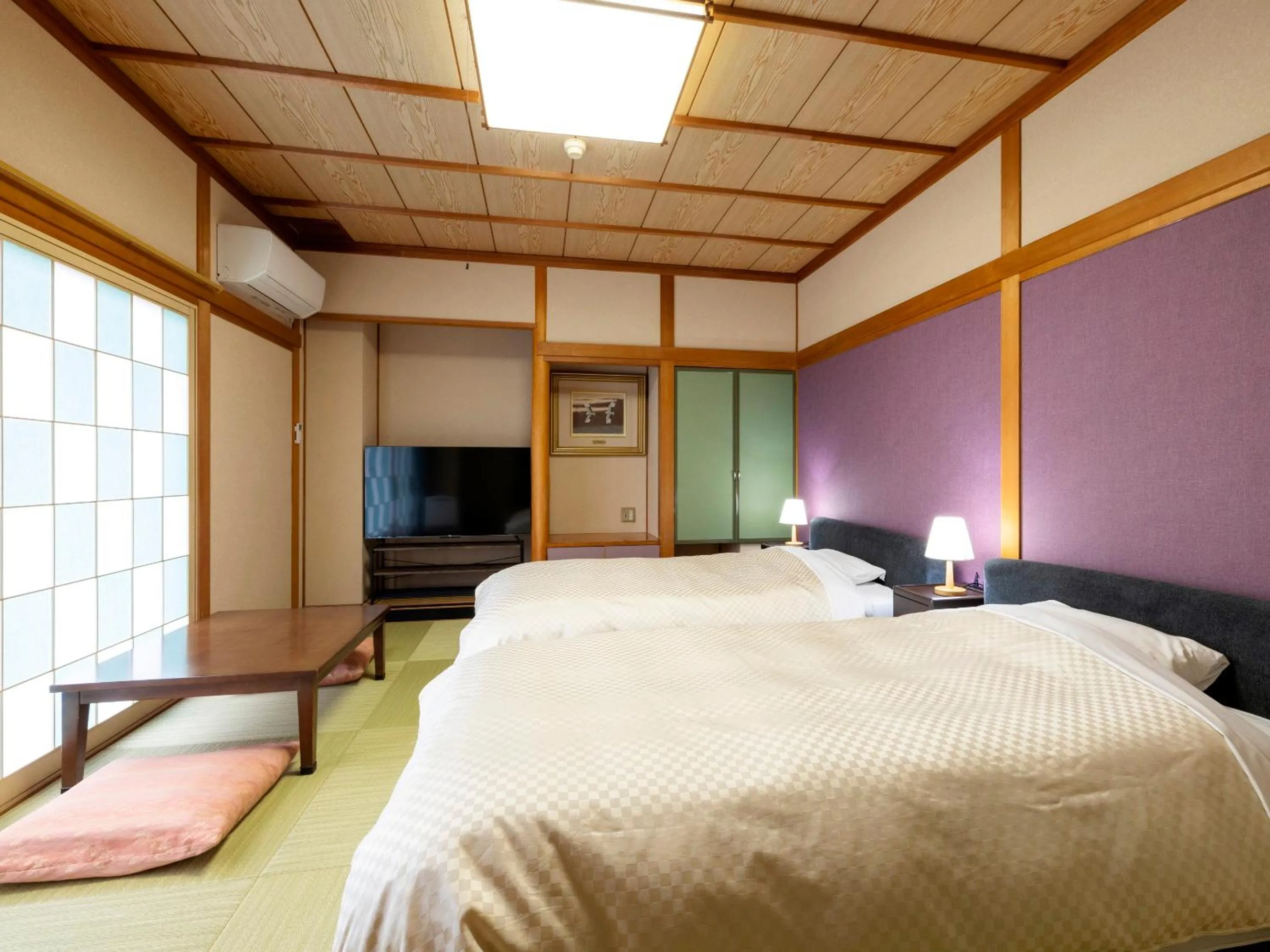 Photo of the whole room, Bed in Hotel Sunvalley Izunagaoka Main Building