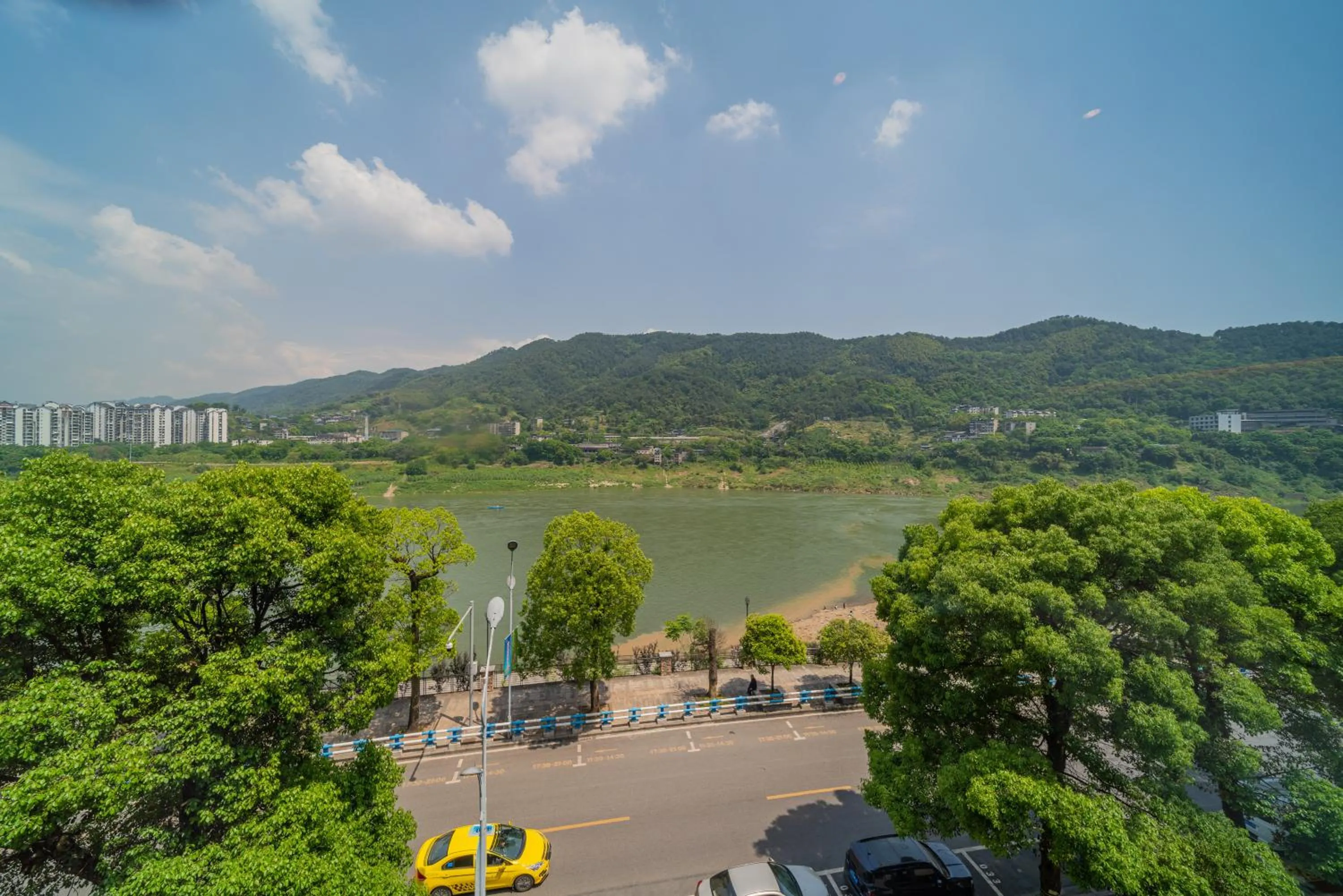 River view in Wuyu Hotel Chongqing Southwest University & Jialing Riverside