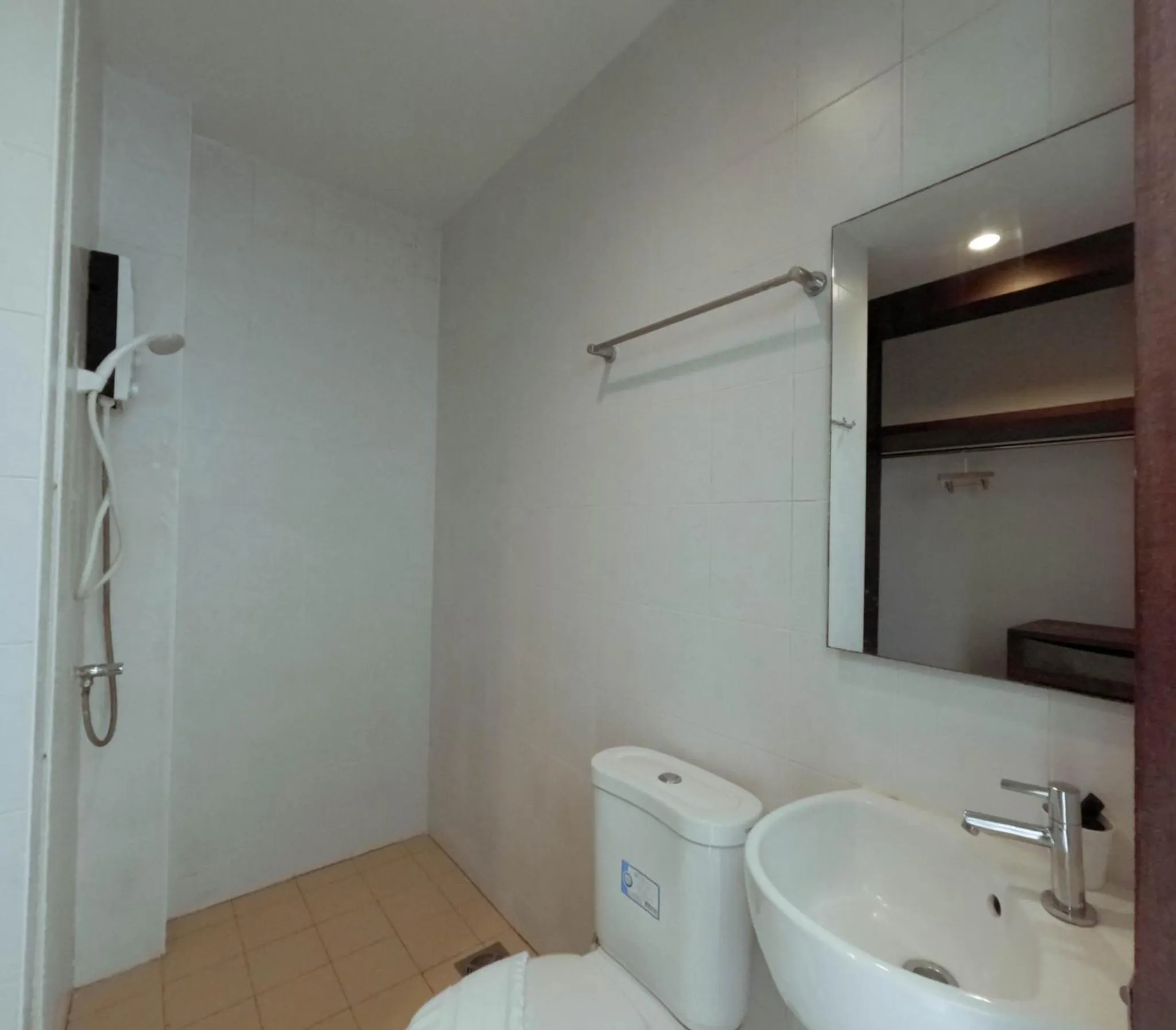 Toilet in Le Ranong Bistro Hotel