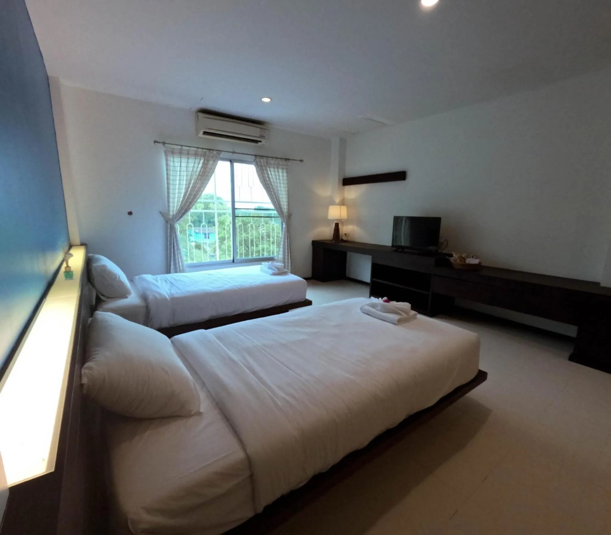 Photo of the whole room in Le Ranong Bistro Hotel