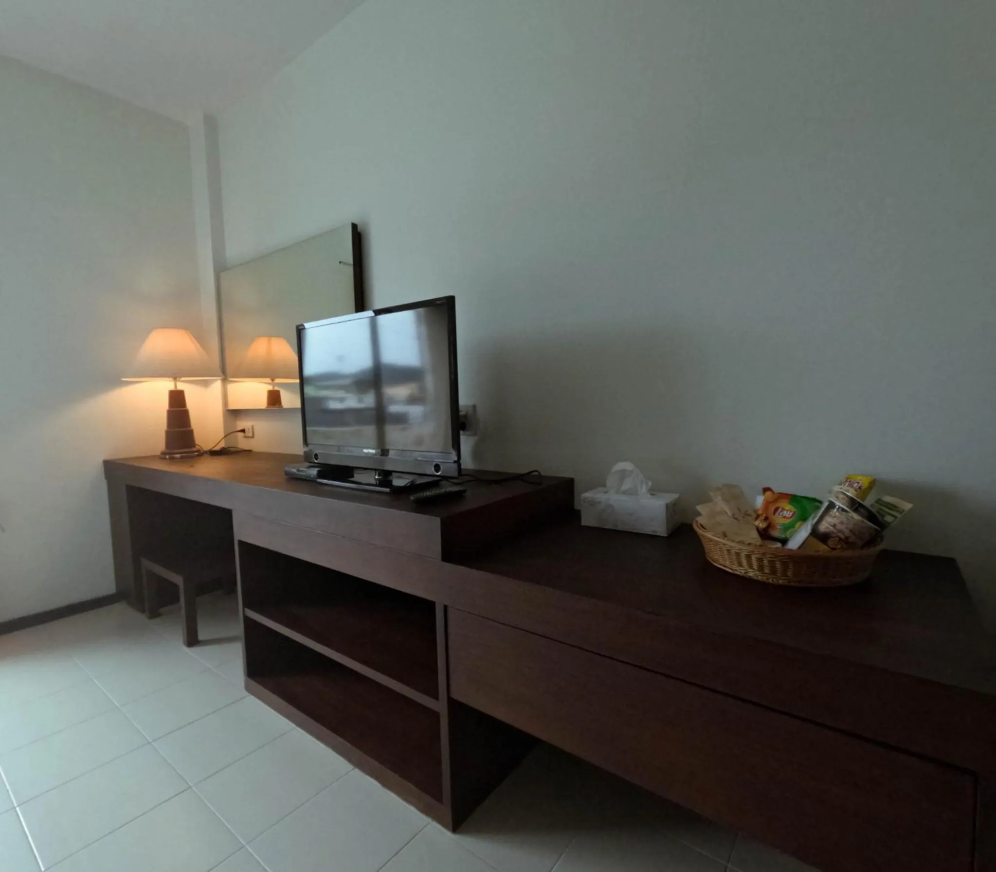 Photo of the whole room in Le Ranong Bistro Hotel