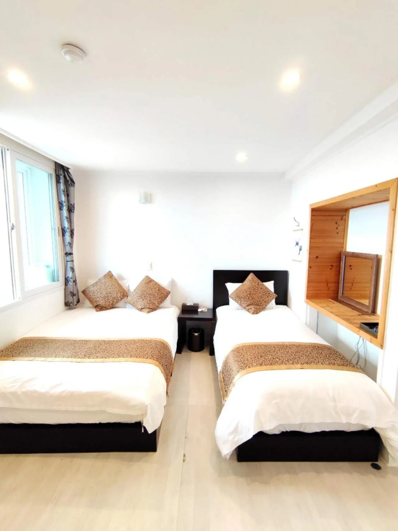 Triple Room in Star House