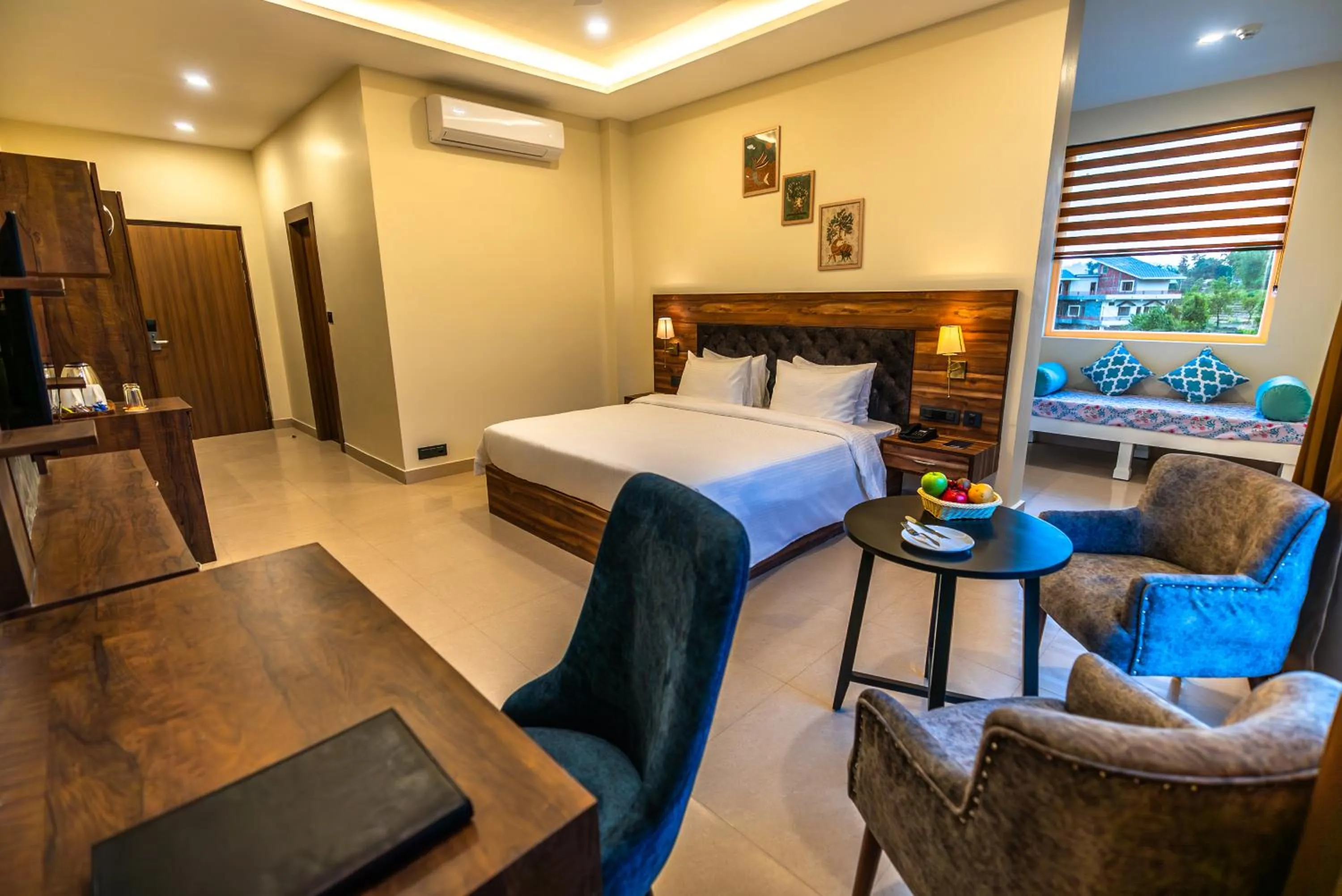 Bedroom, Bed in Aotel by Clarks Inn Palampur