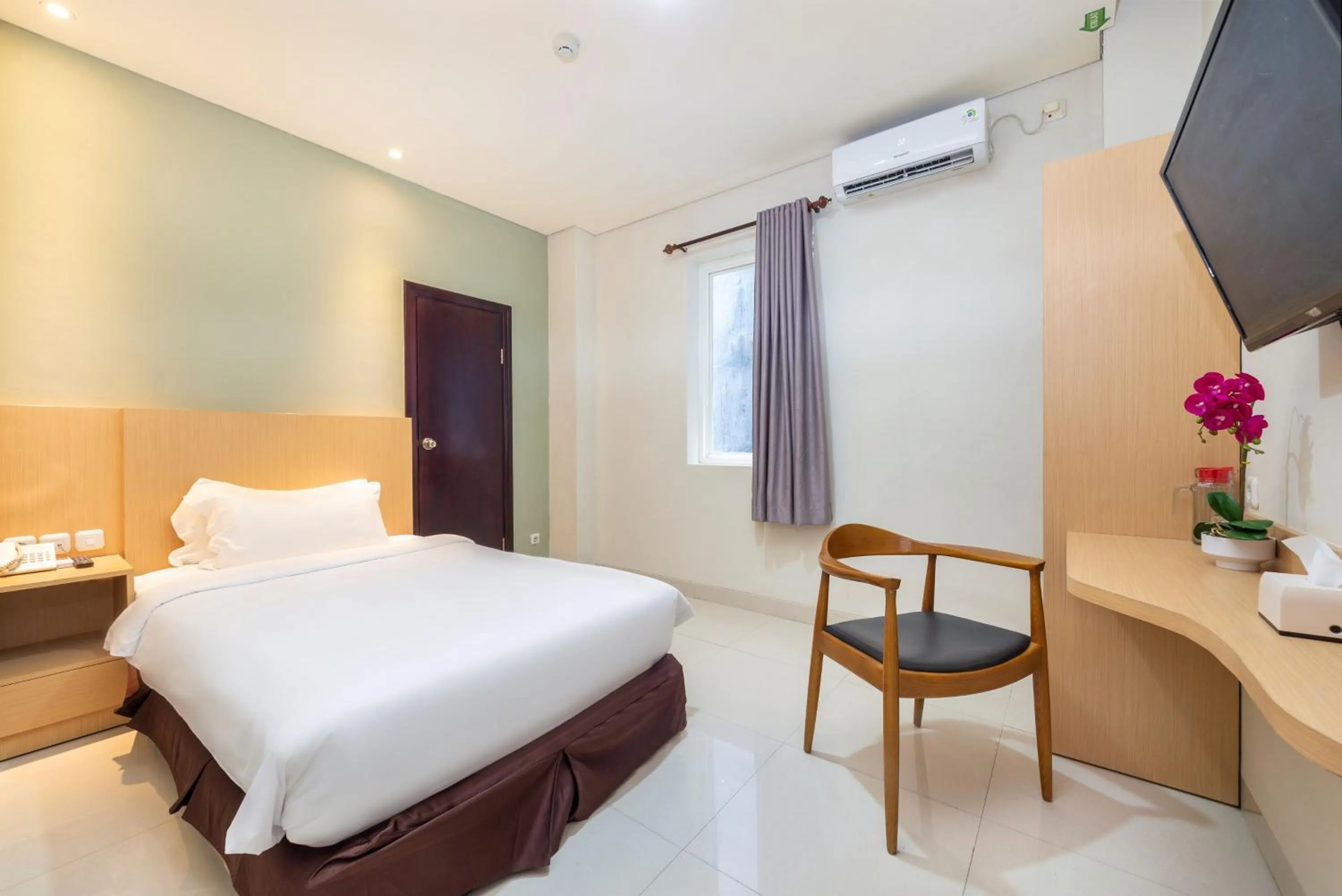 Bedroom in Life Hotel Soekarno Hatta Makassar