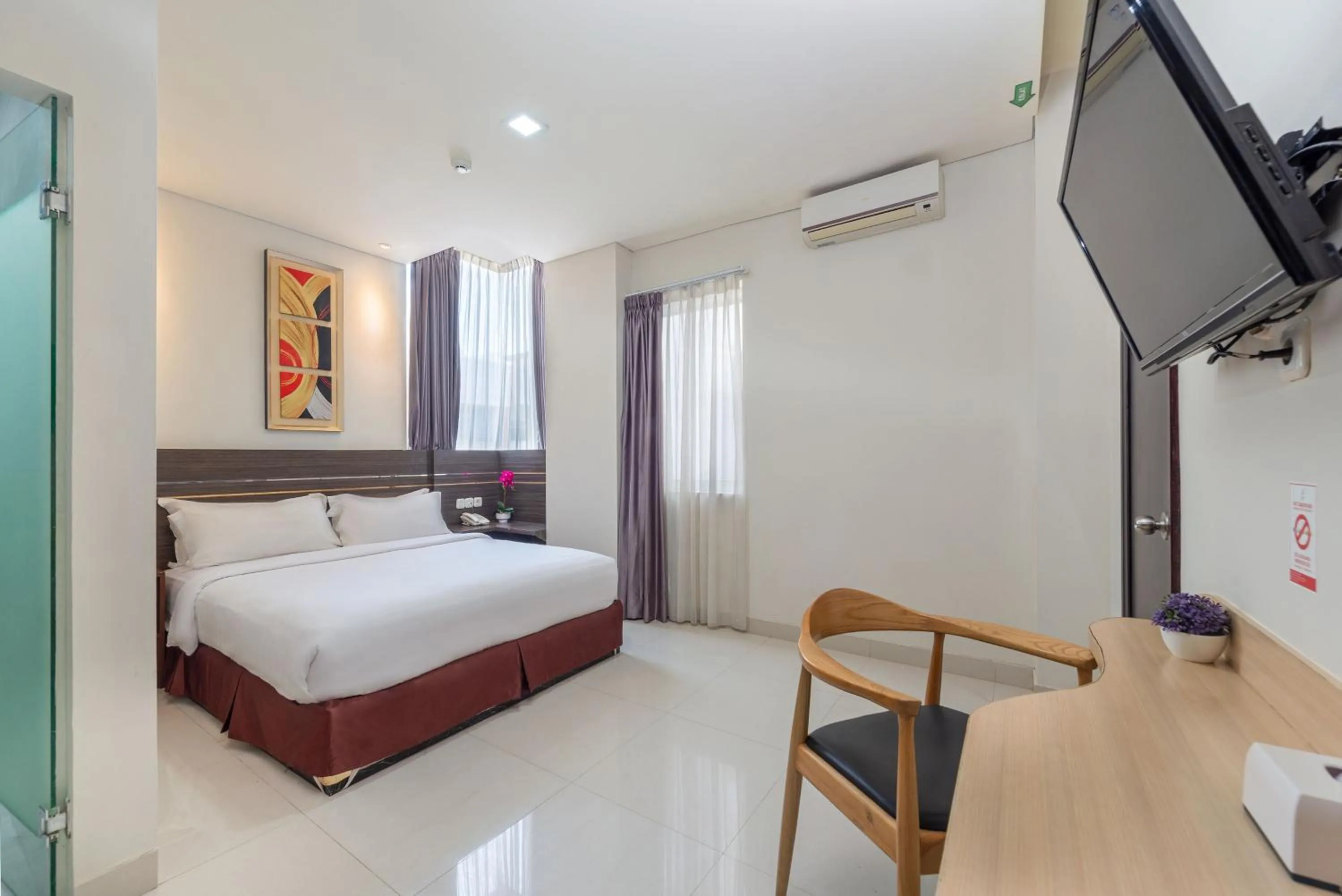 Bedroom in Life Hotel Soekarno Hatta Makassar