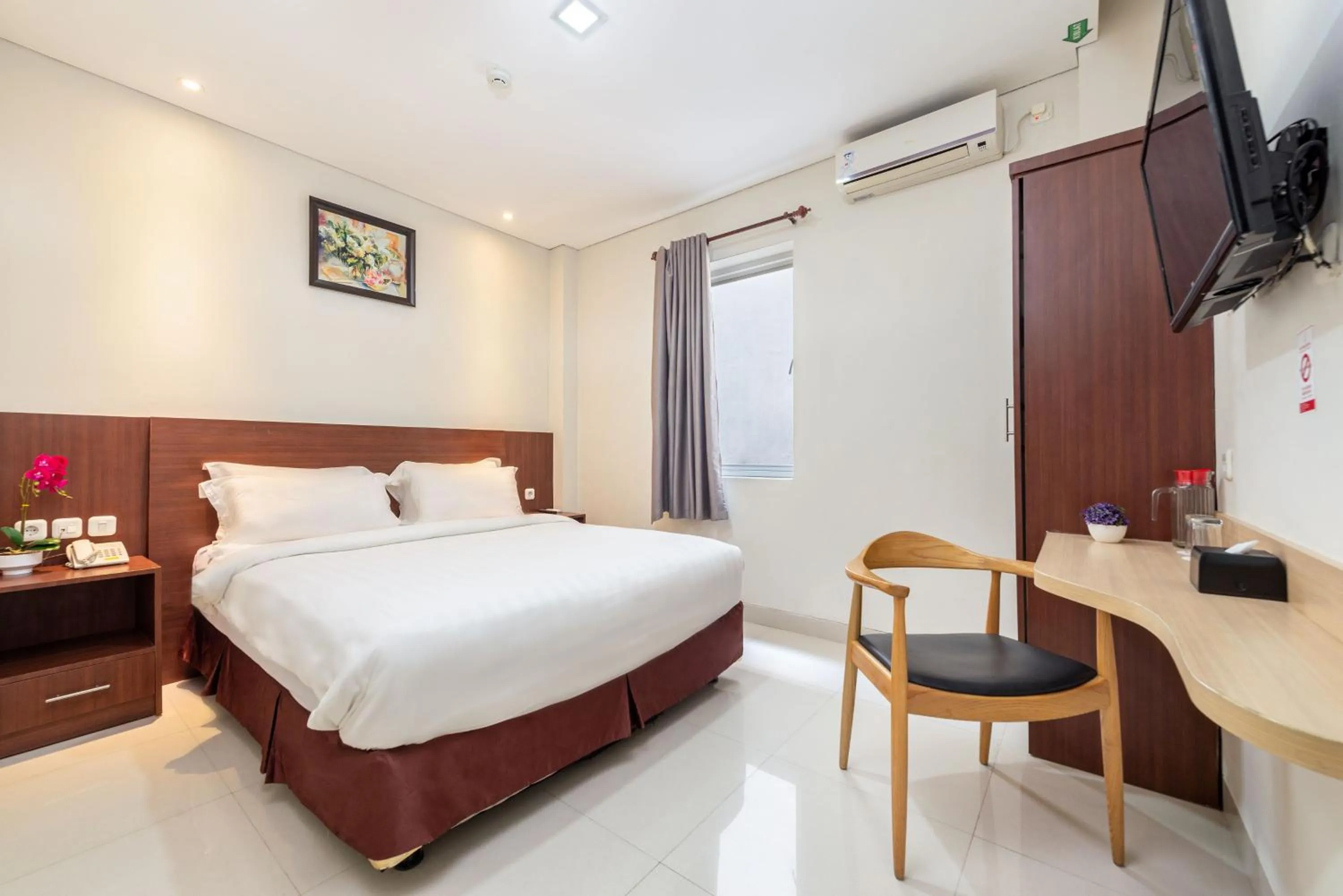 Bedroom in Life Hotel Soekarno Hatta Makassar