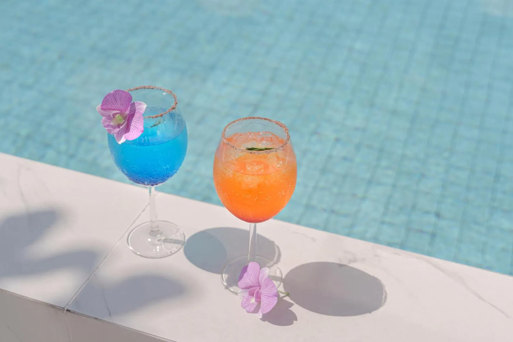 Swimming pool in Shenzhen Tower Hotel Bangkok