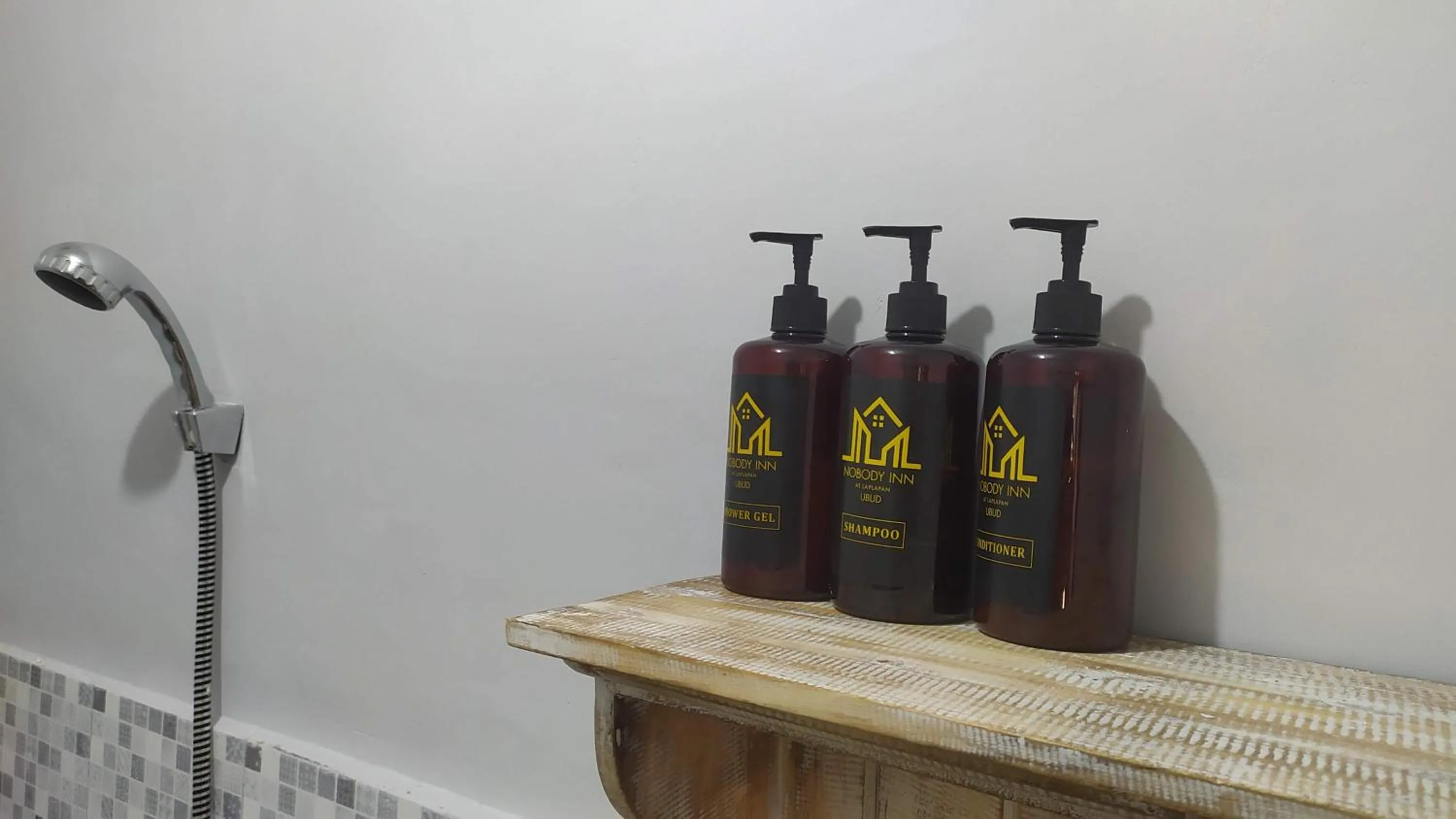 Shower in Griya Buda Guest House