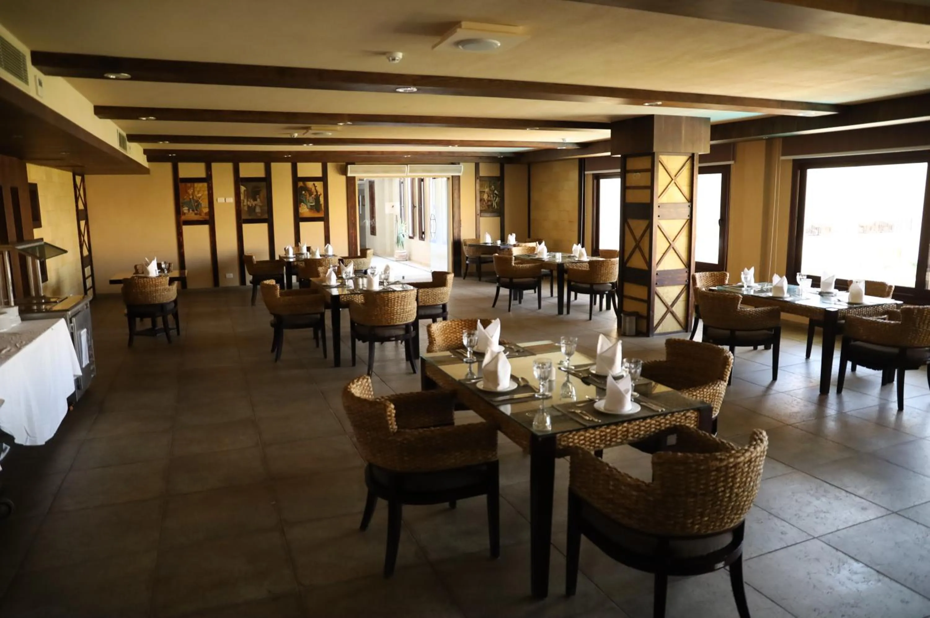 Restaurant/places to eat in Panacea Suites Hotel