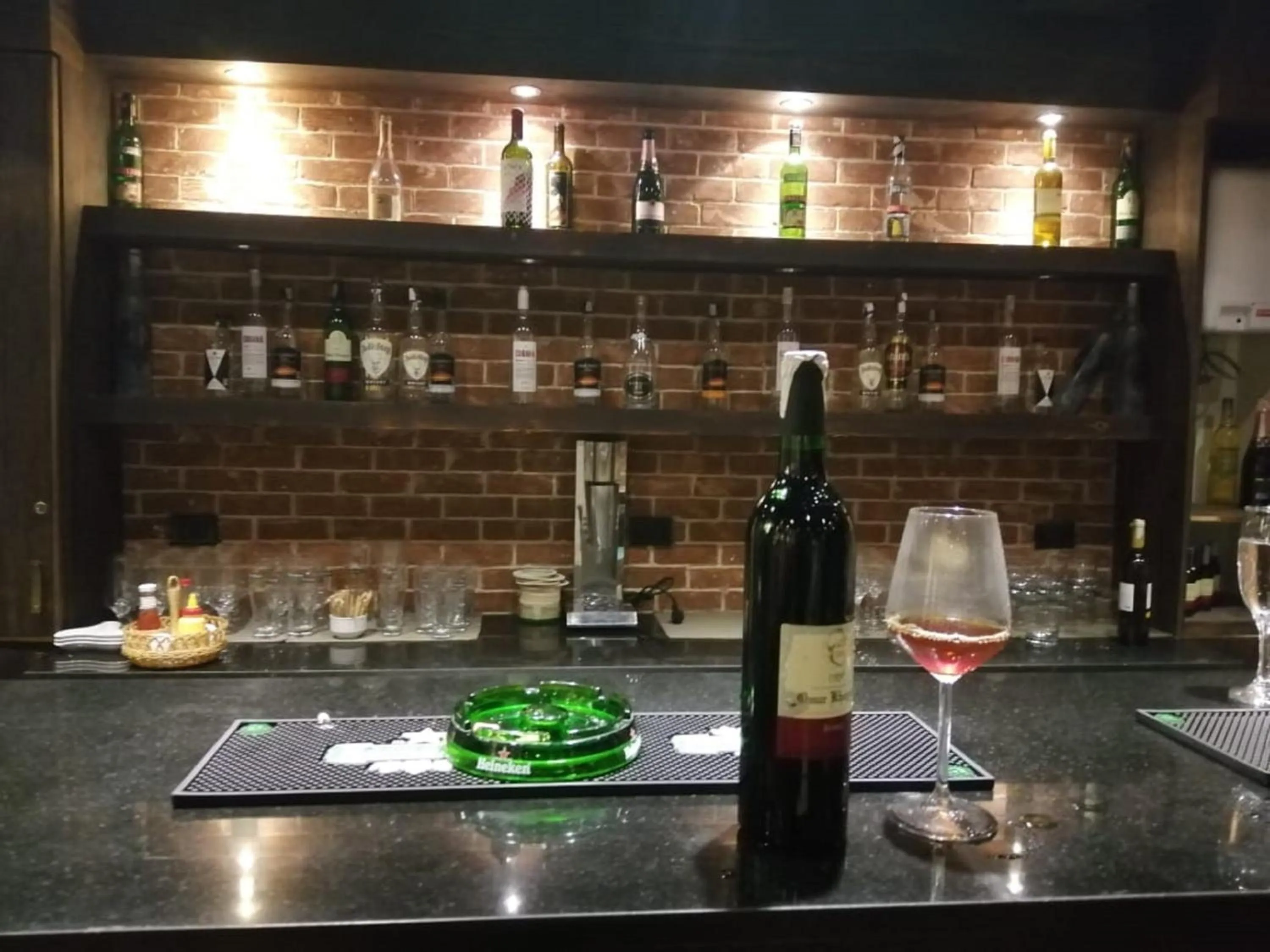 Nightclub / DJ in Panacea Suites Hotel