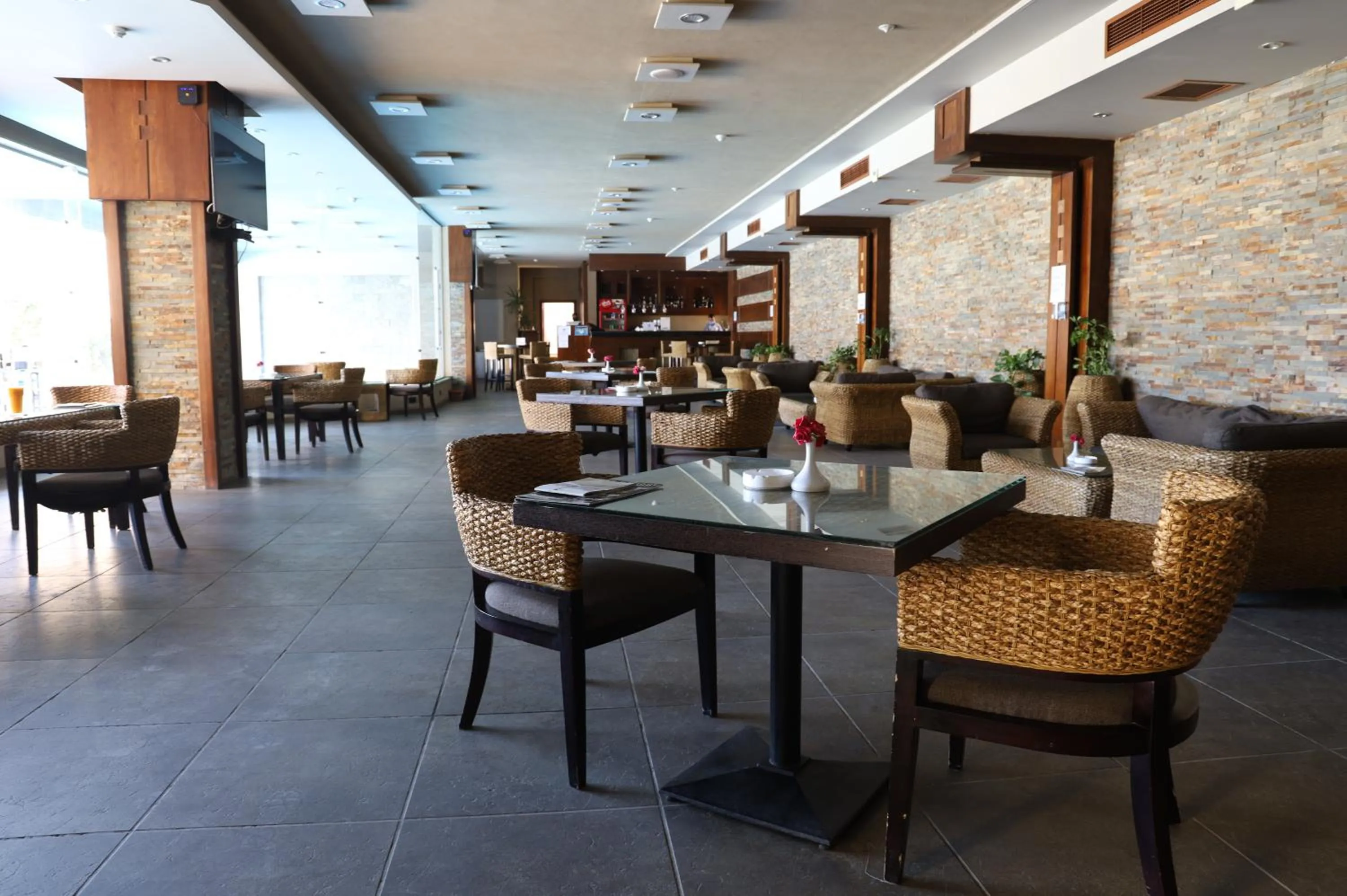 Restaurant/places to eat in Panacea Suites Hotel