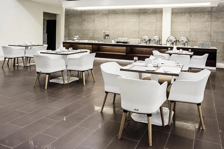 Dining area in لي لي جراند للشقق المخدومة - درجة اقتصادية