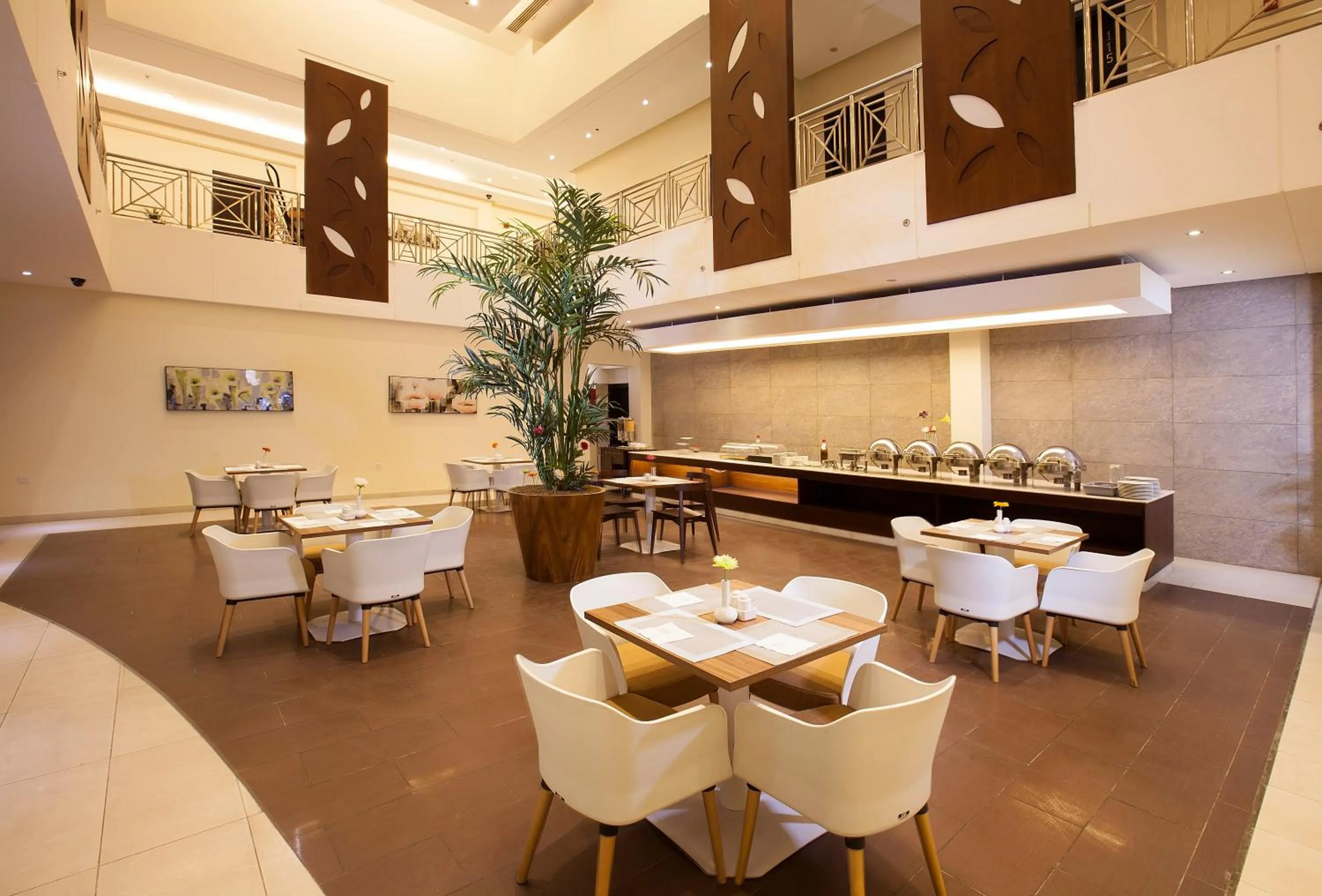 Restaurant/places to eat in لي لي جراند للشقق المخدومة - درجة اقتصادية