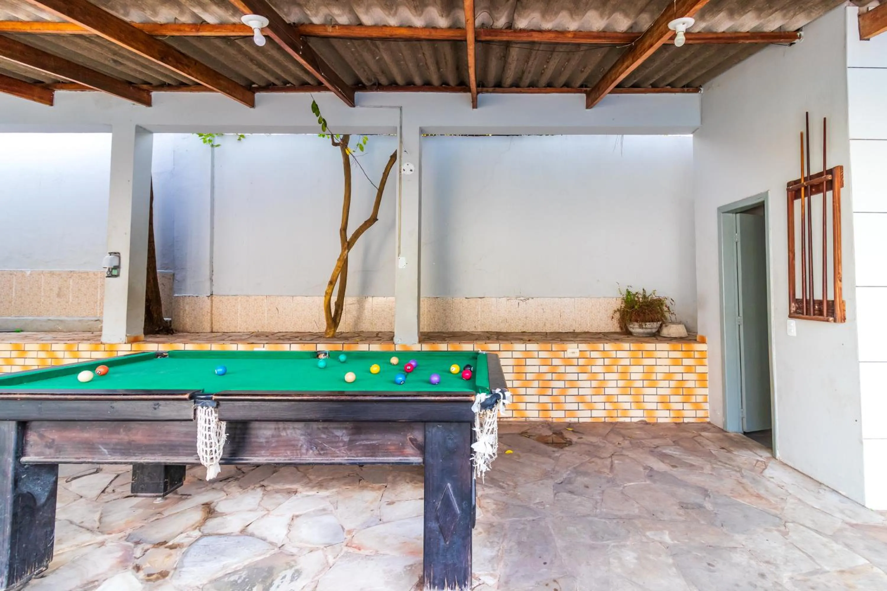 Billiard in Hotel Los Angeles