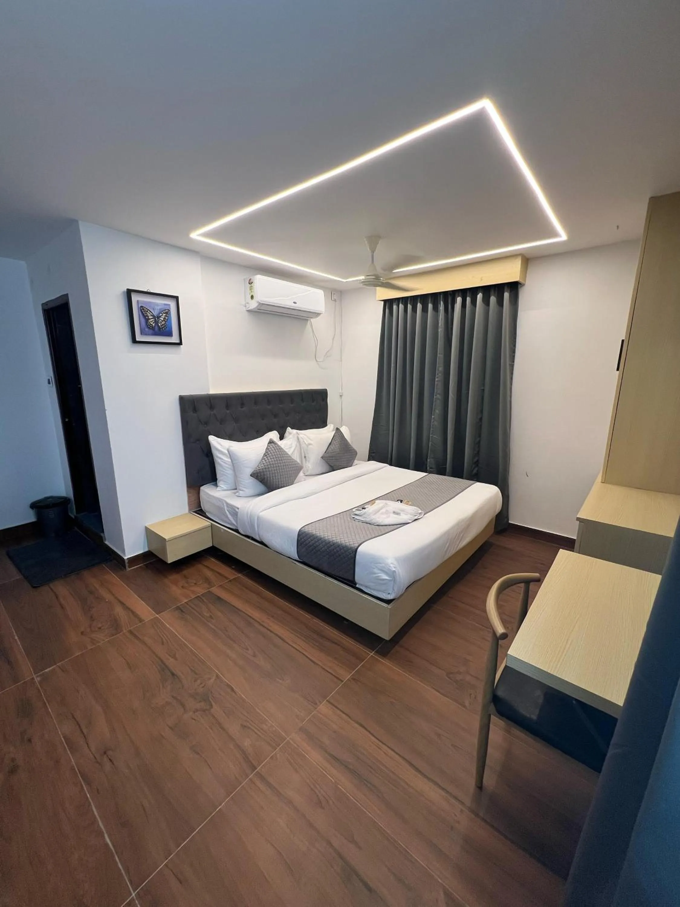 Bedroom, Bed in Wild Wings Premium Hotel