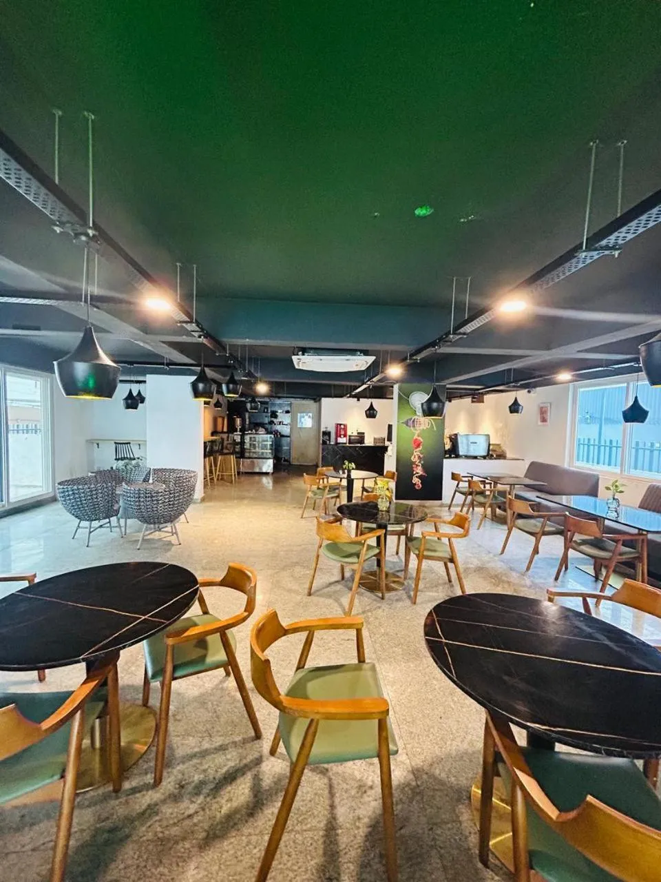 Restaurant/places to eat in Wild Wings Premium Hotel