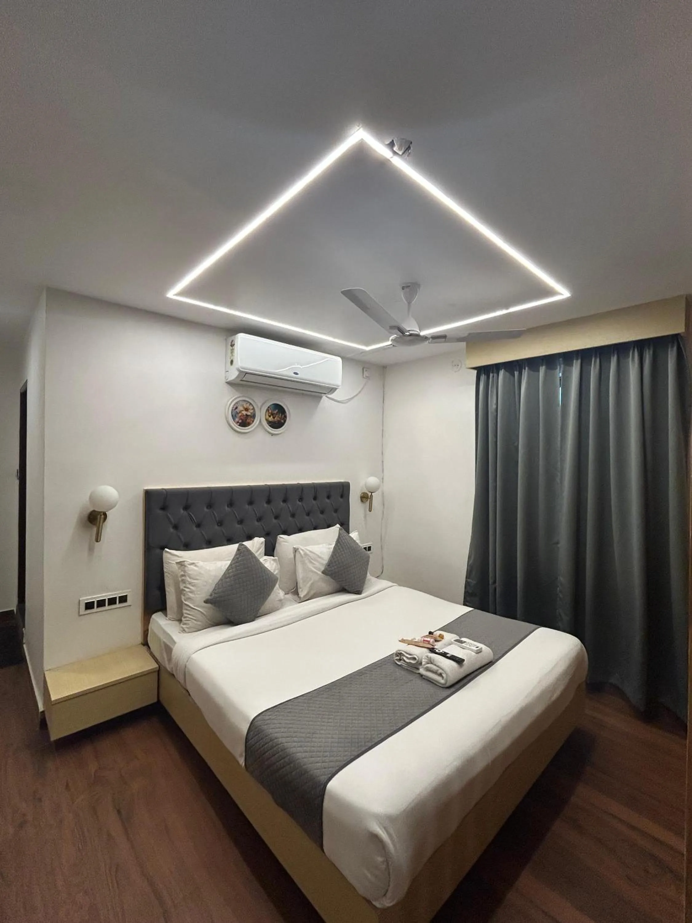 Bedroom, Bed in Wild Wings Premium Hotel