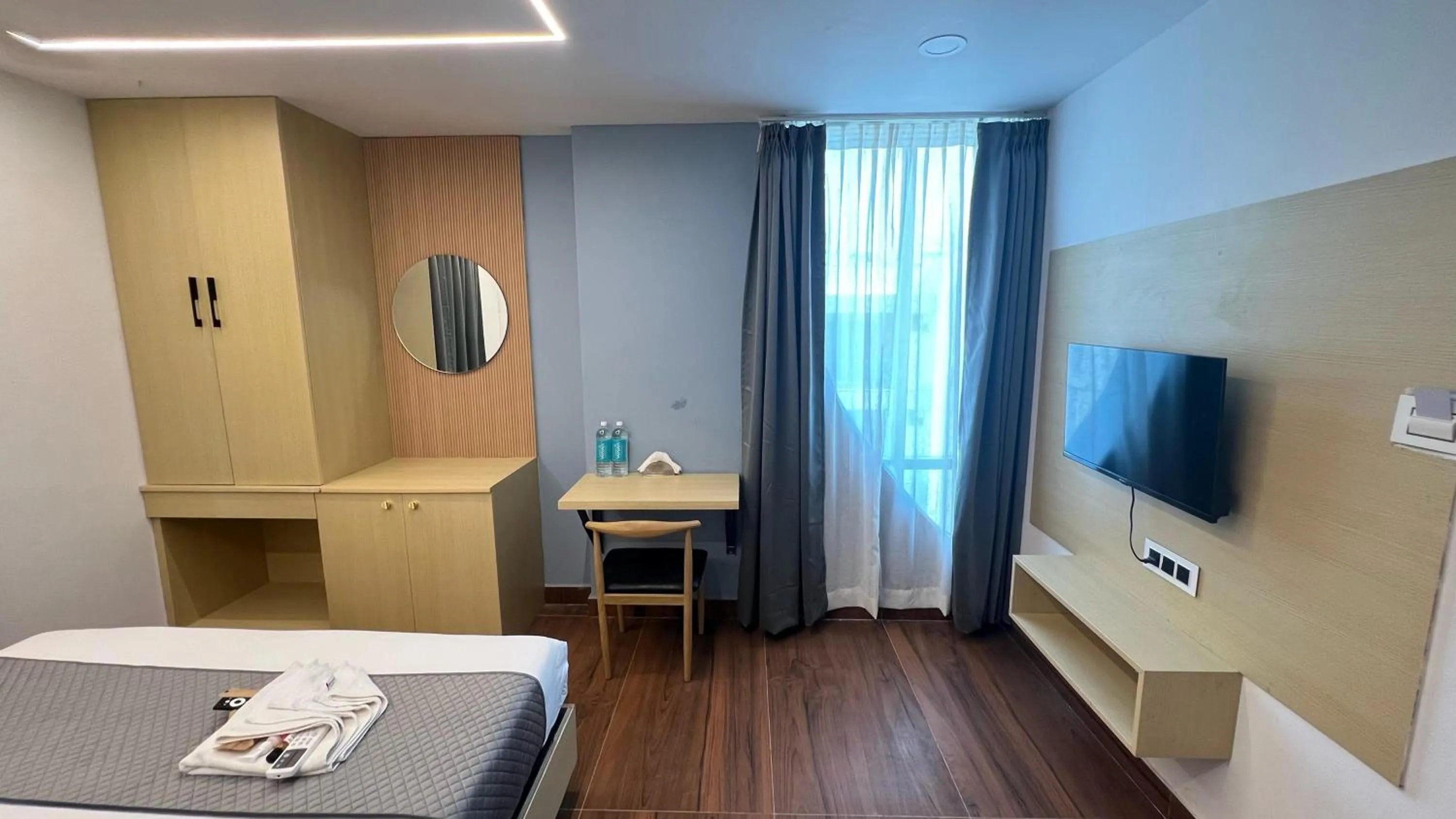 Photo of the whole room, Bed in Wild Wings Premium Hotel