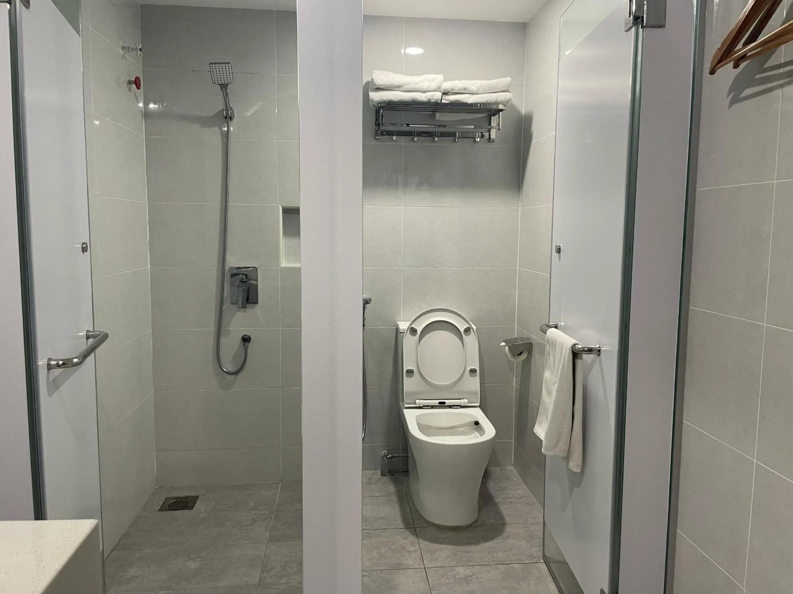 Bathroom in HPY Hotel