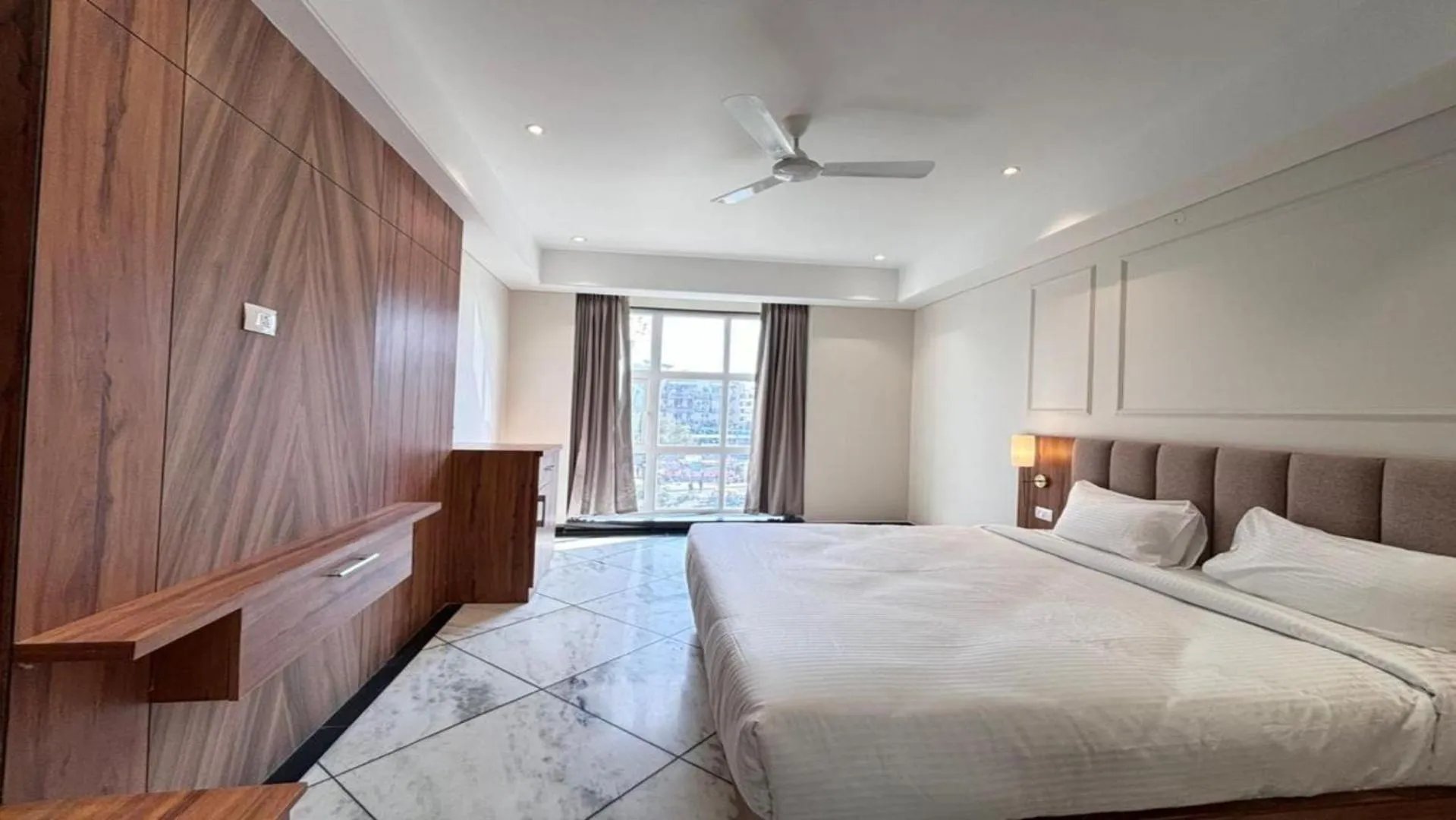 Bed in Jaipur Hotel Saaj Mansion