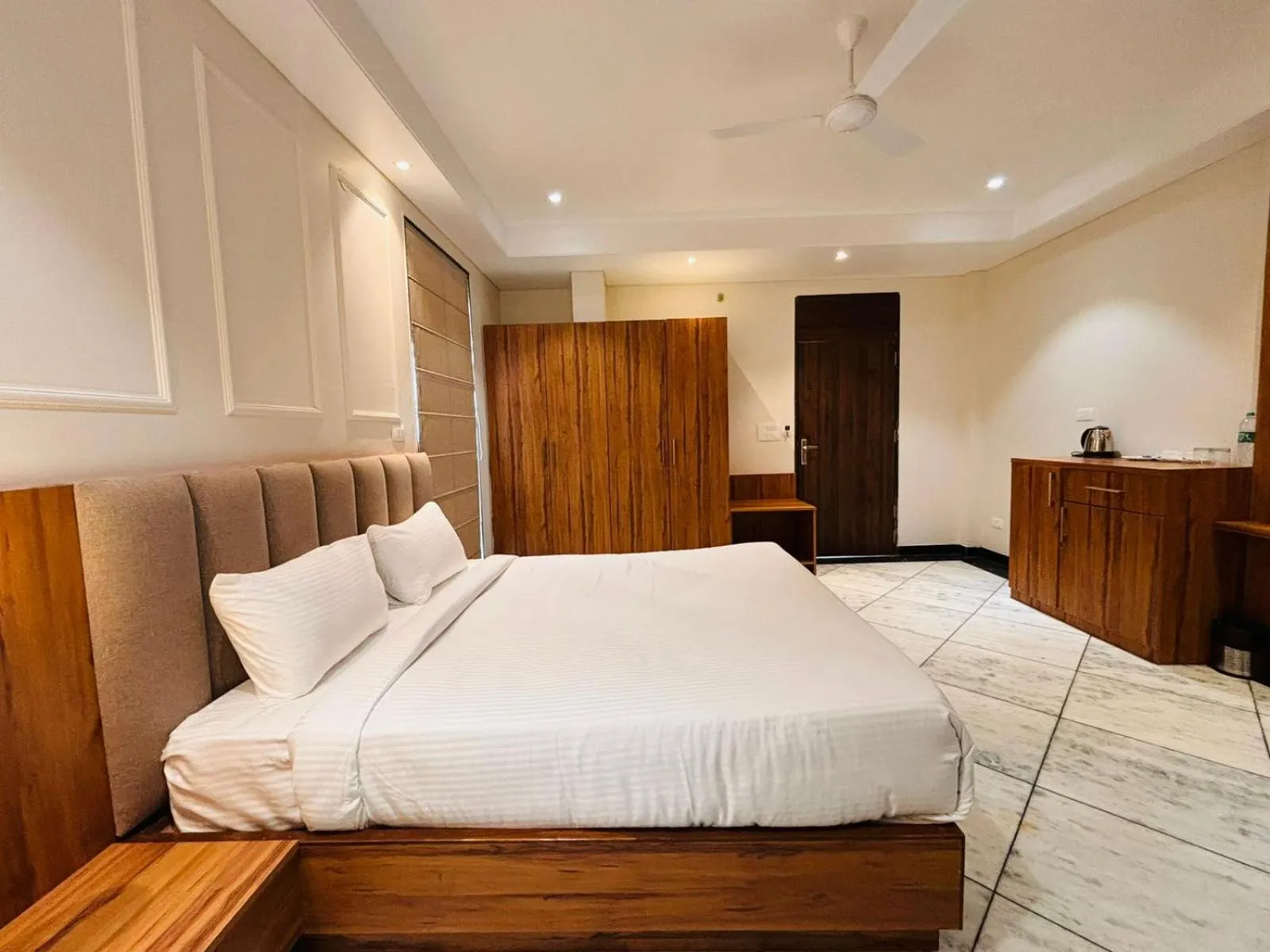 Photo of the whole room, Bed in Jaipur Hotel Saaj Mansion