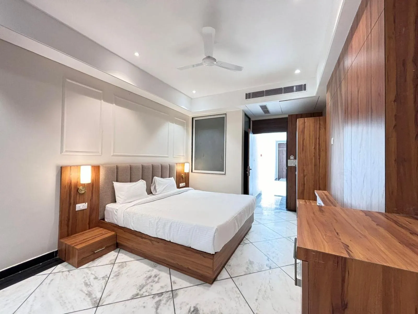 Bed in Jaipur Hotel Saaj Mansion