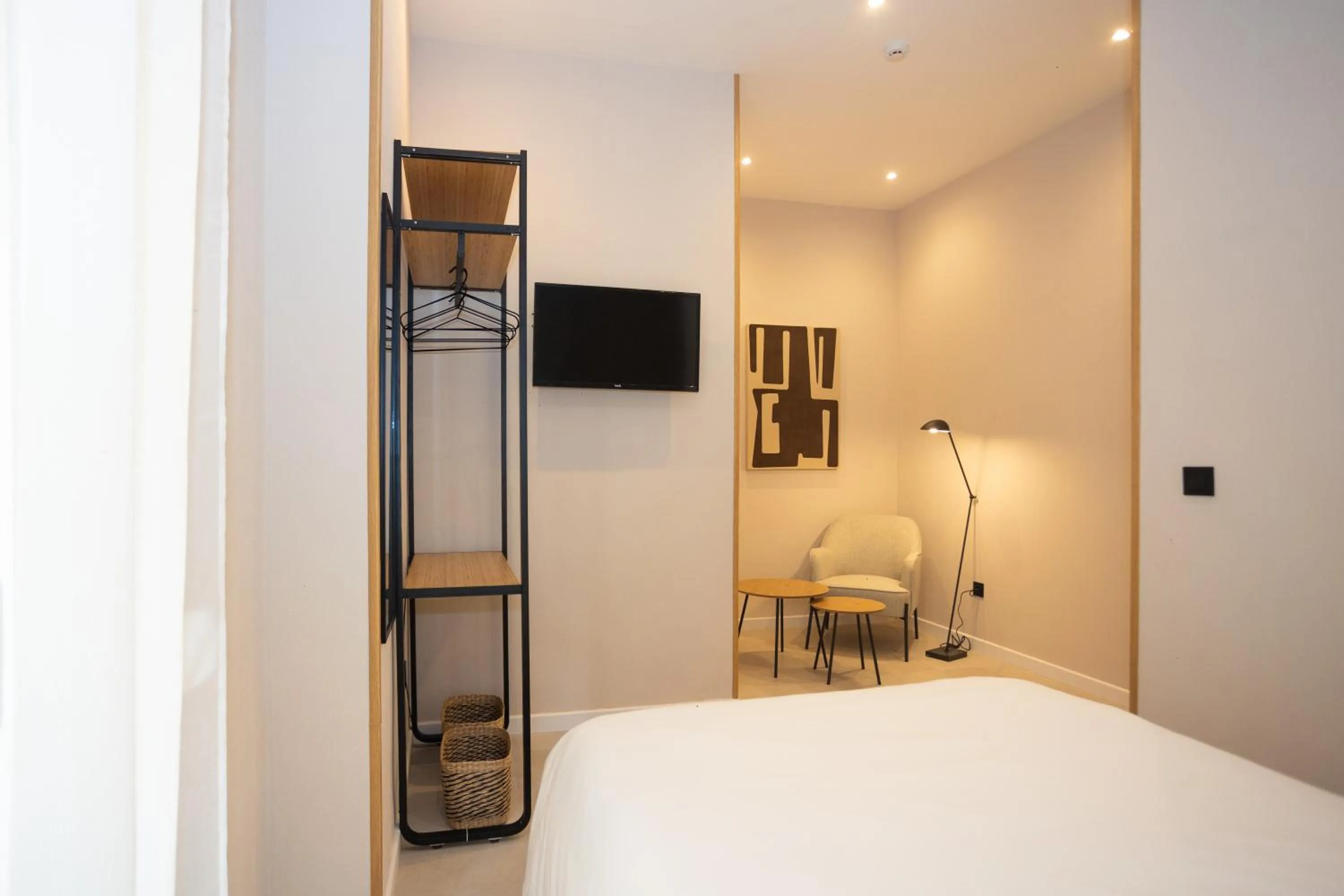 TV and multimedia, Bed in Chinitas Urban Rooms