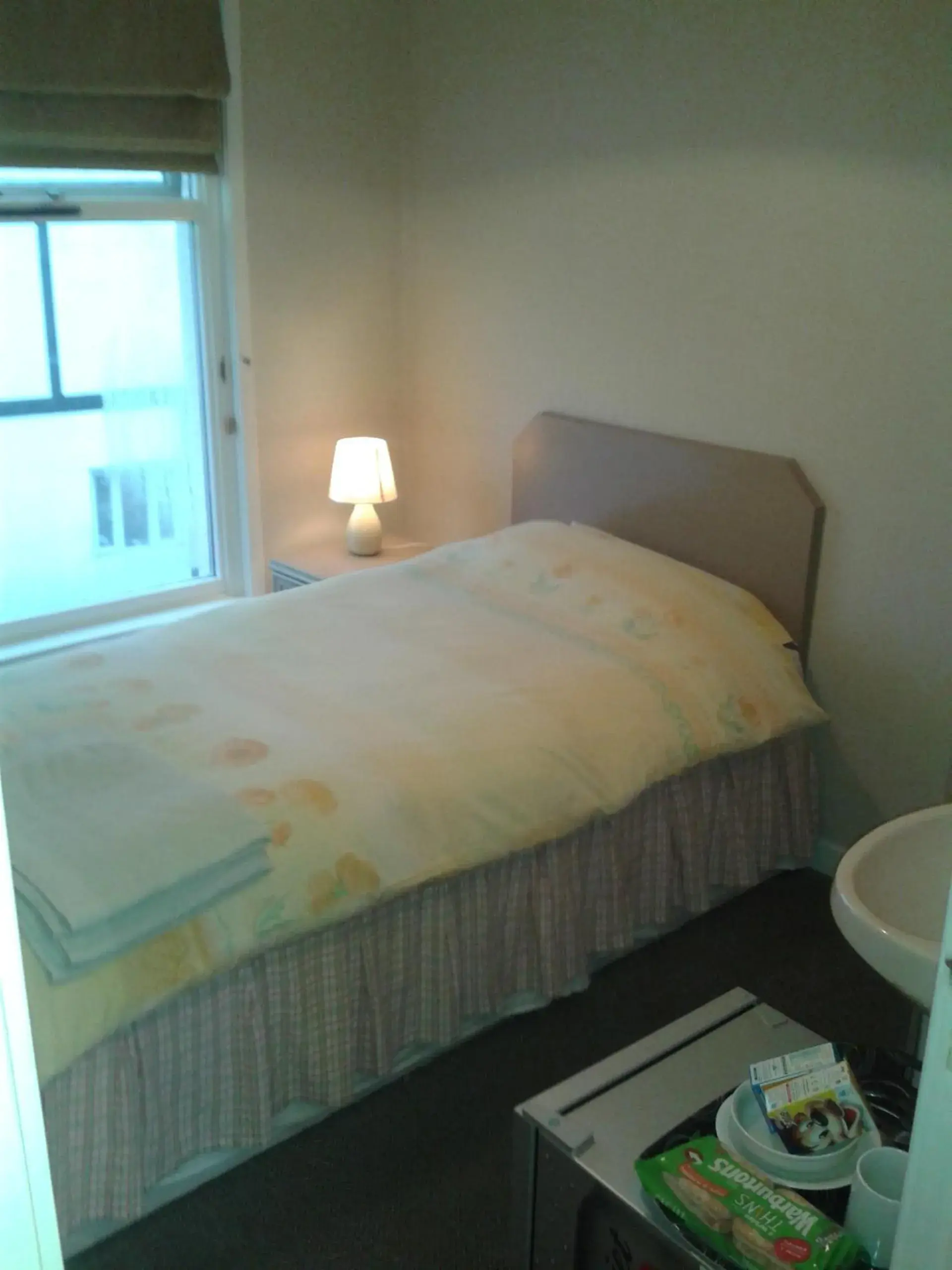 Standard Single Room with Shared Bathroom in Overnight Stays Stockport Standard Single Room with Shared Bathroom in Overnight Stays Stockport