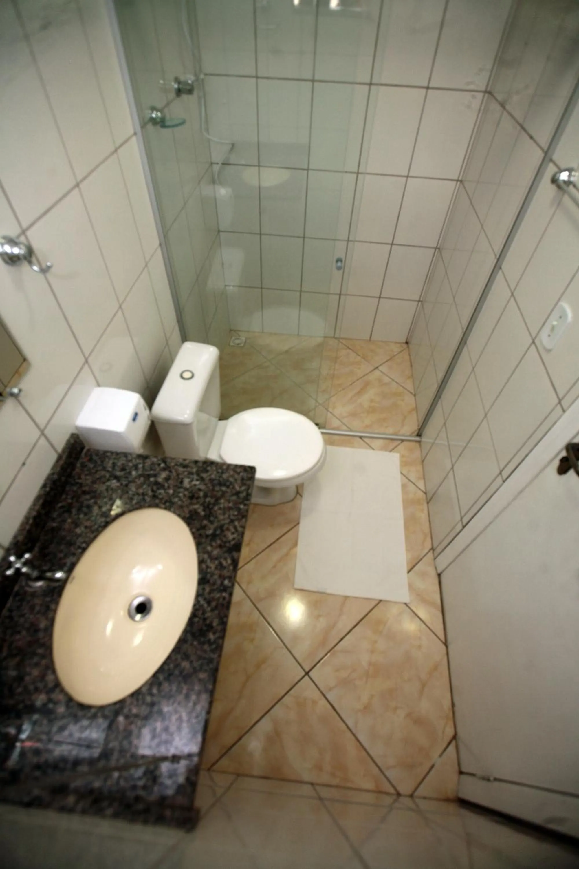 Toilet in Pousada Mar & Vida e Doçaria