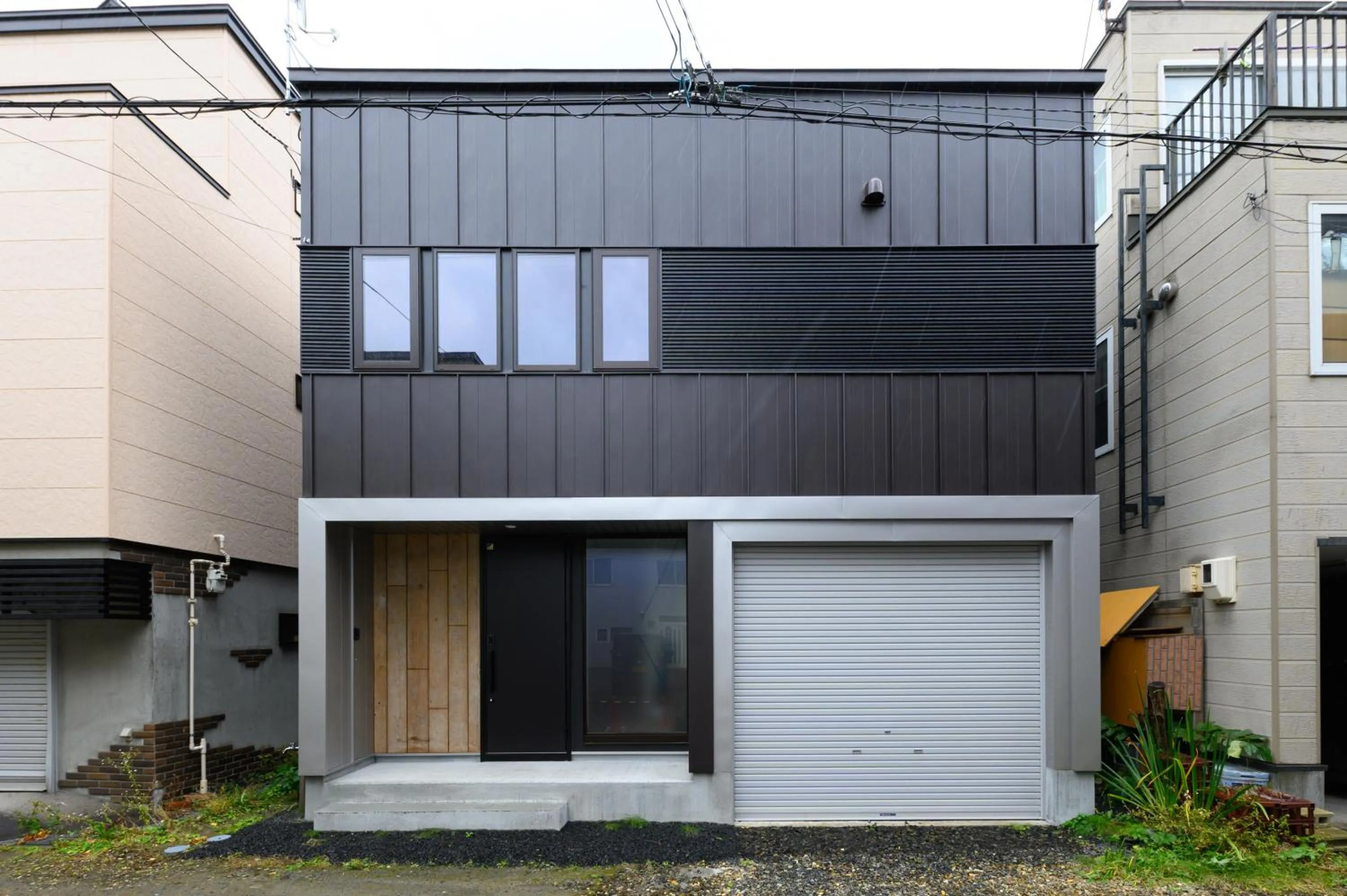 Property building in D plus one doors