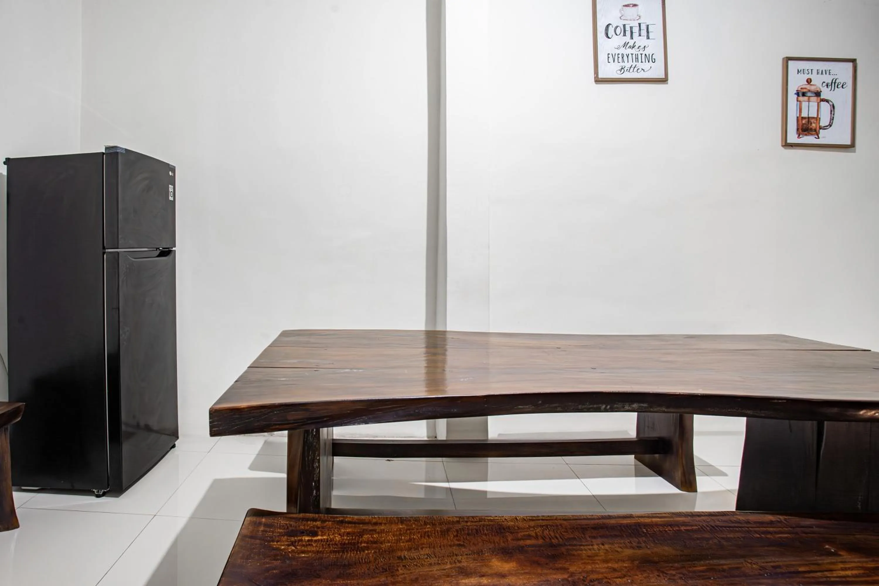 Lobby or reception in Hotel O Almahyra Guest House Syariah