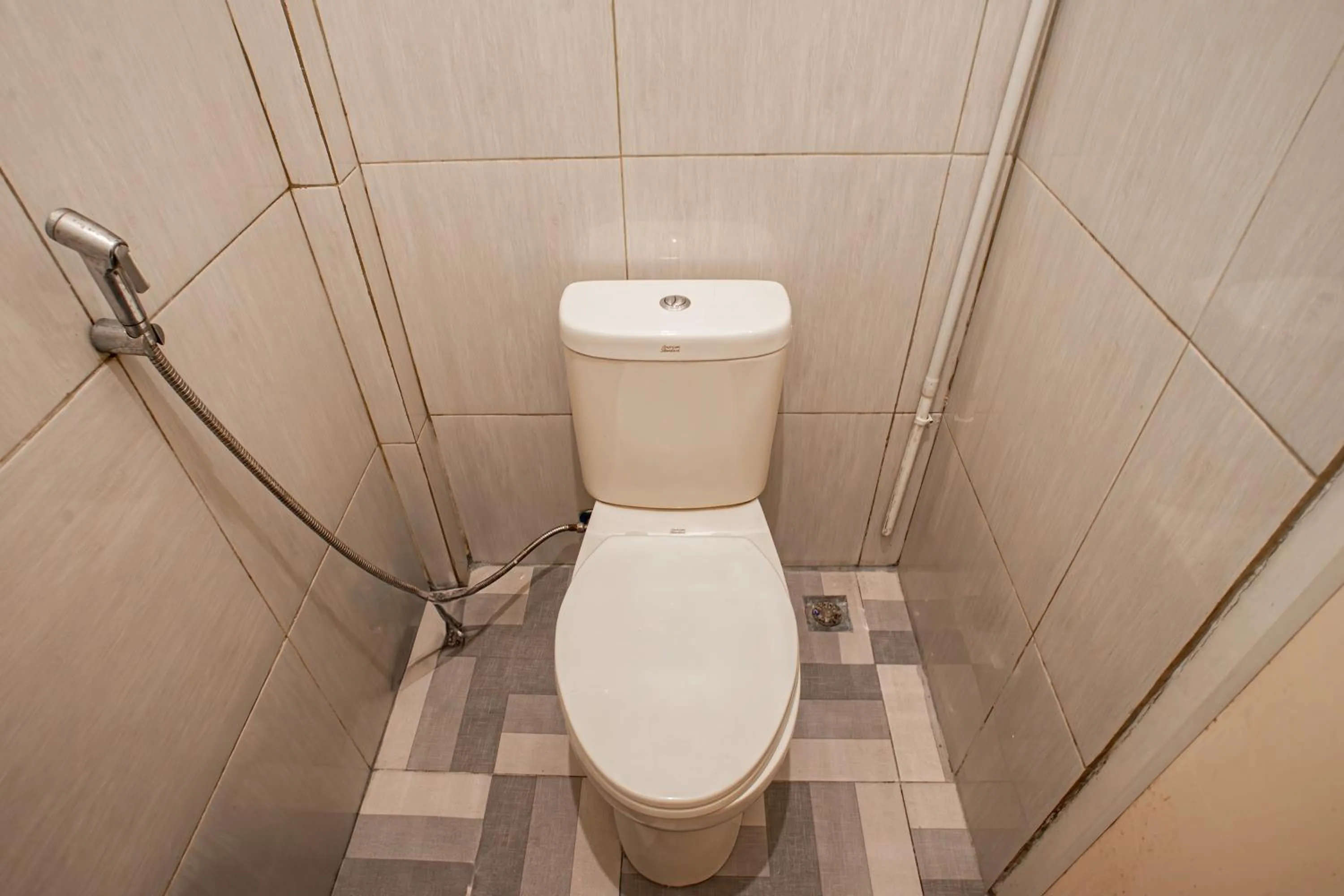 Bathroom in Hotel O Almahyra Guest House Syariah