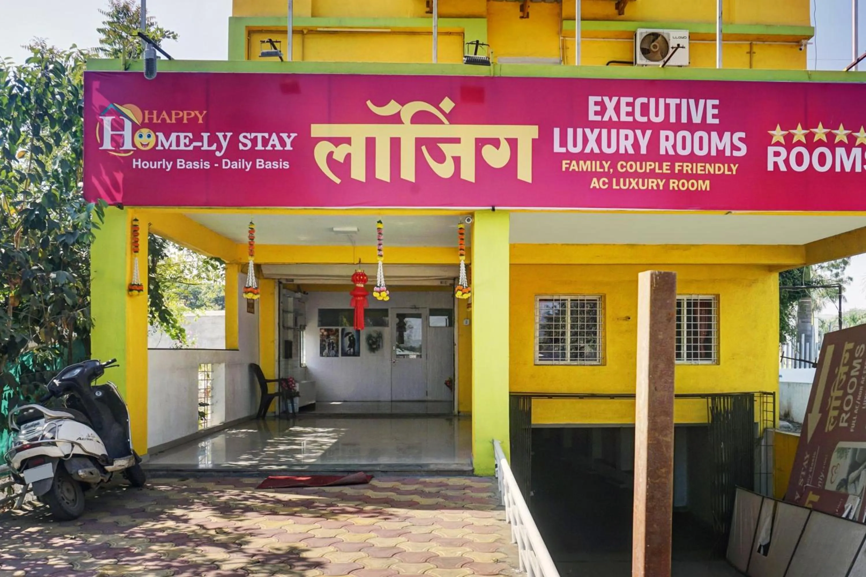 Facade/entrance in Hotel O Happy Homely Stay