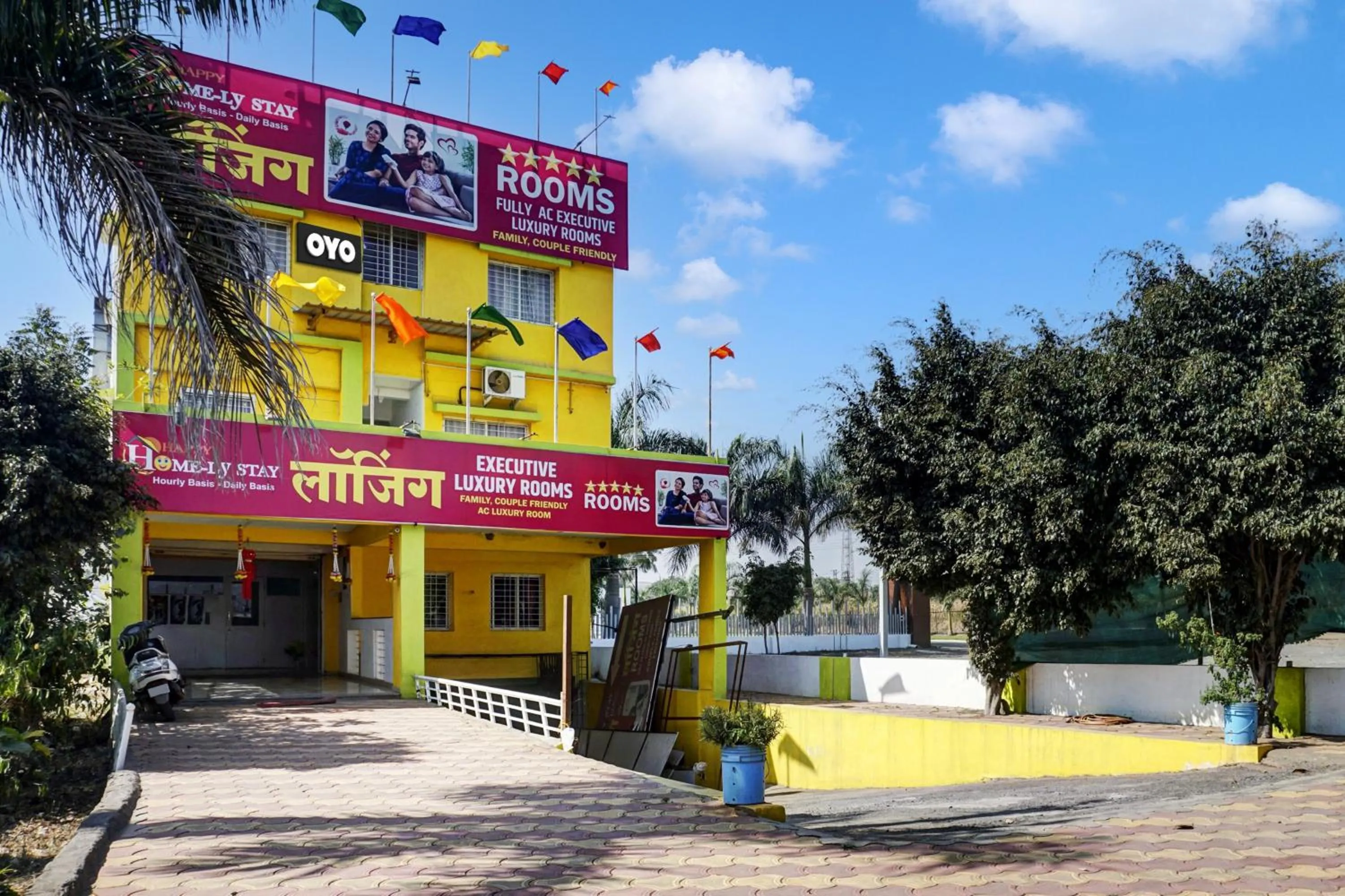 Facade/entrance in Hotel O Happy Homely Stay