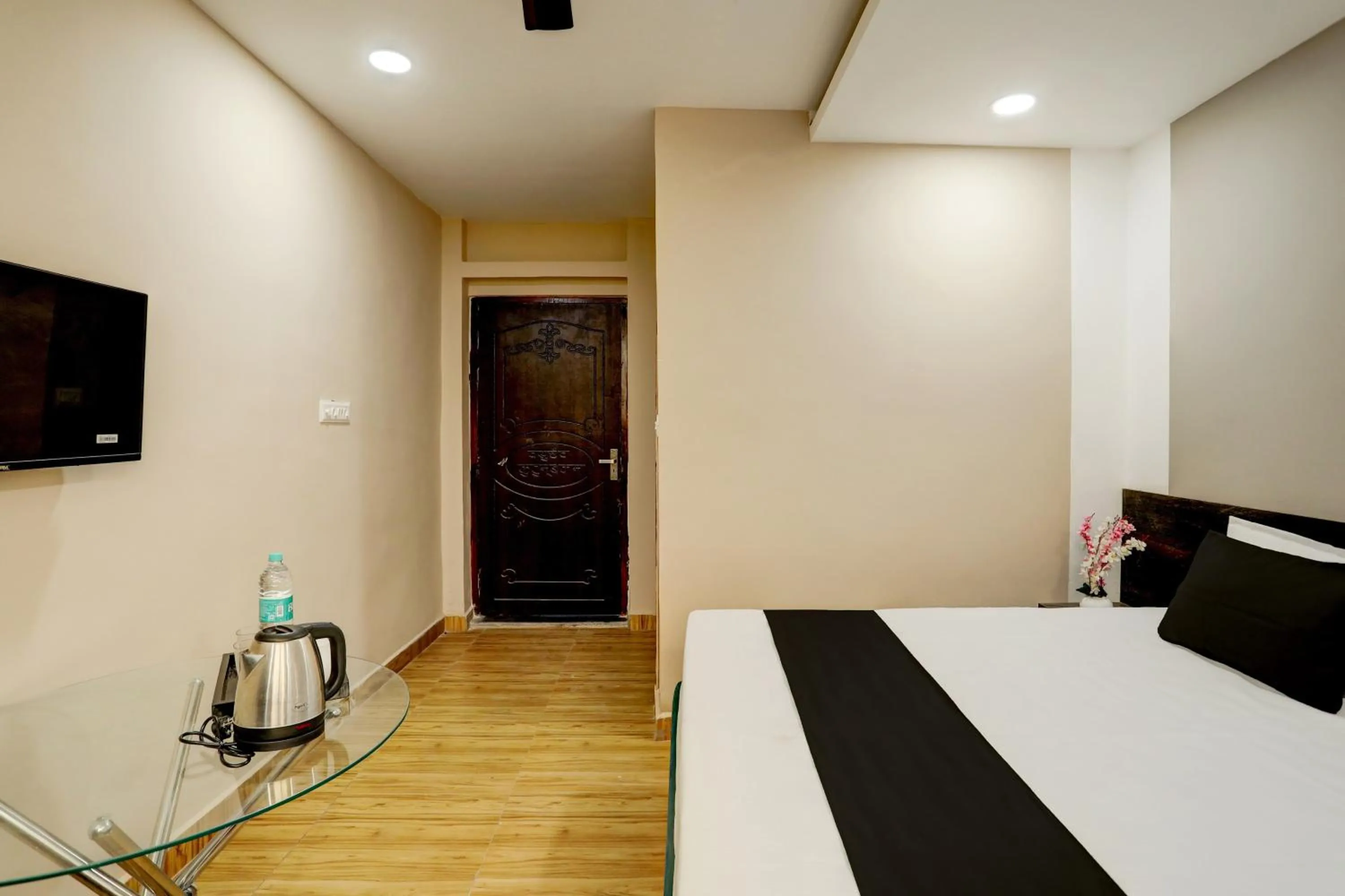 Bedroom, Bed in Hotel O Raisi Residency Hotel